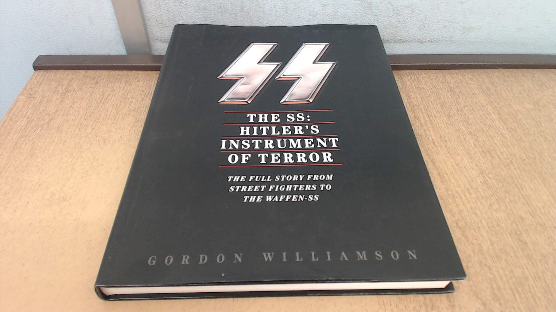 Buy The SS: Hitler's Instrument of Terror (Struik Pocket Guides) — BookShops.in