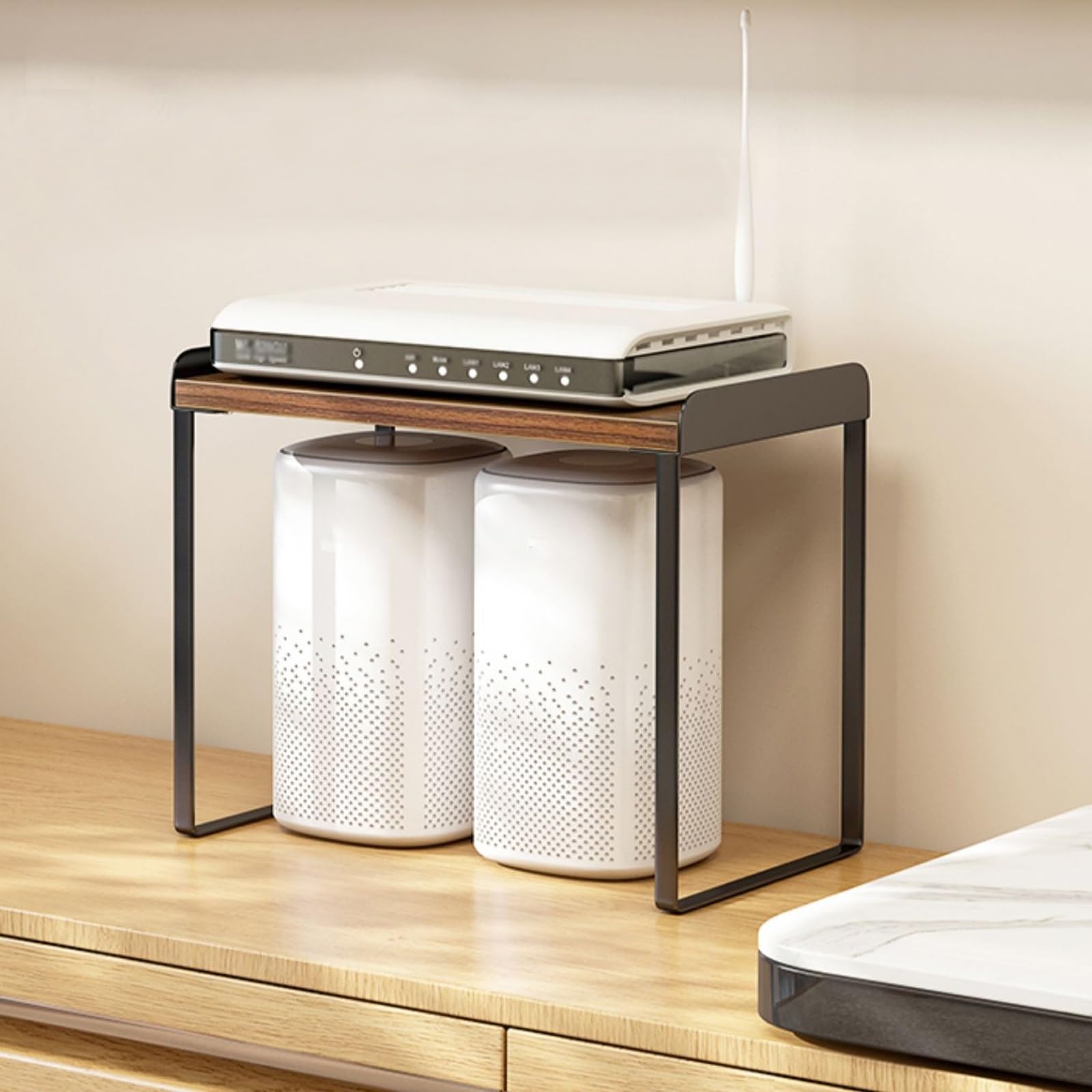 Tourne-disque et équipement audio sur meuble multimédia de bureau compact et mini meuble AV TV