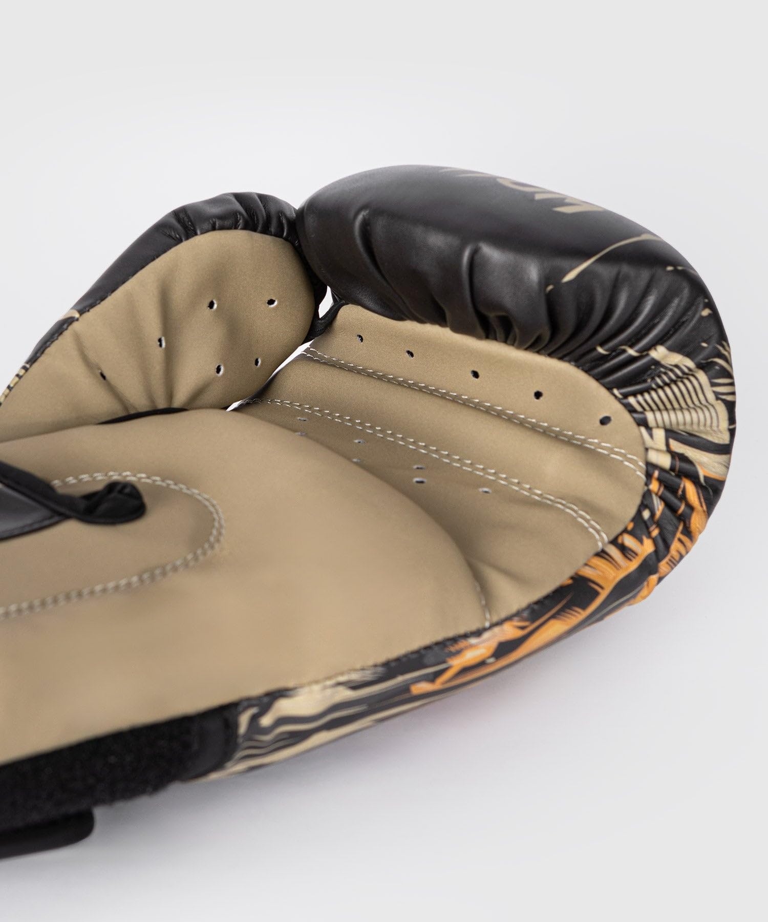 Amazon.co.jp: VENUM ボクシング グローブ TIGER BOXING GLOVES