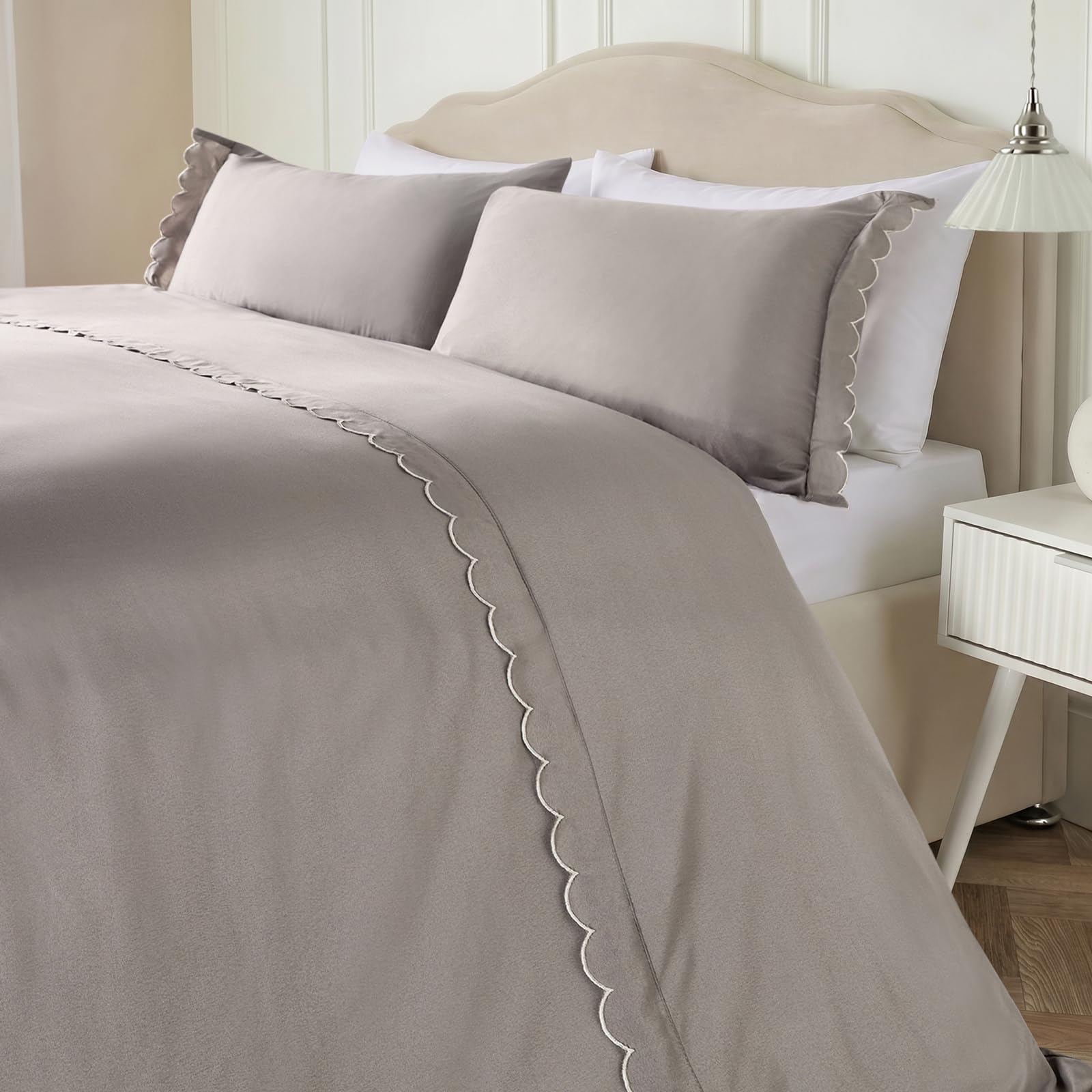 OHS Grey Bedding Quilt Covers Single, Super Soft Cosy Warm Microfibre Polyester Stylish Silver Scallop Edge Contrast Single Duvet Cover Set with Matching Pillowcase