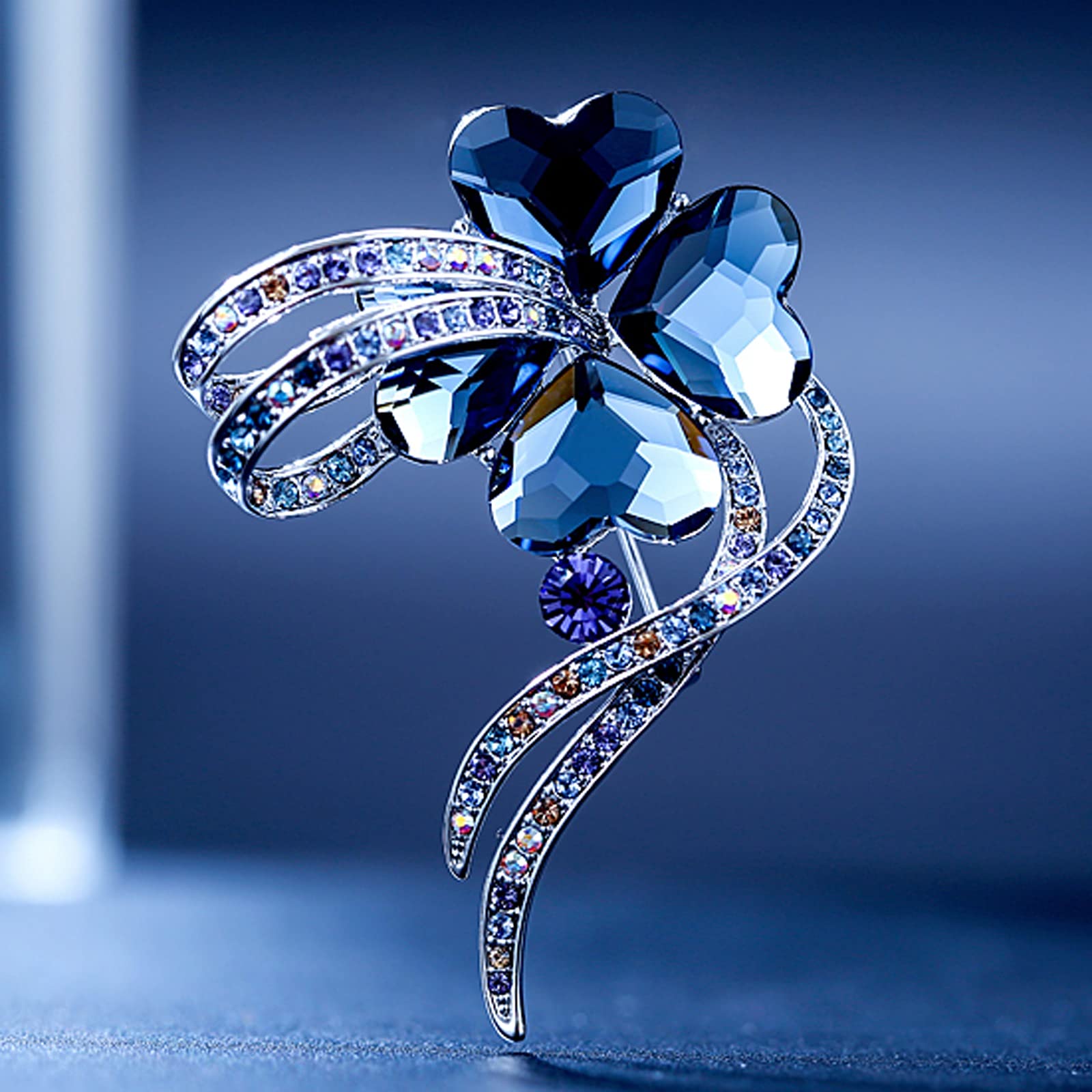 CFWSHJ Broszka Pin dla kobiet Inkrustowane kryształowe broszki Kobiecość Płaszcz Stanik Pin Kurtka Sukienka Kapelusz Szalik Szal Broszka Pin Akcesoria Biżuteria Prezenty Broszki świąteczne