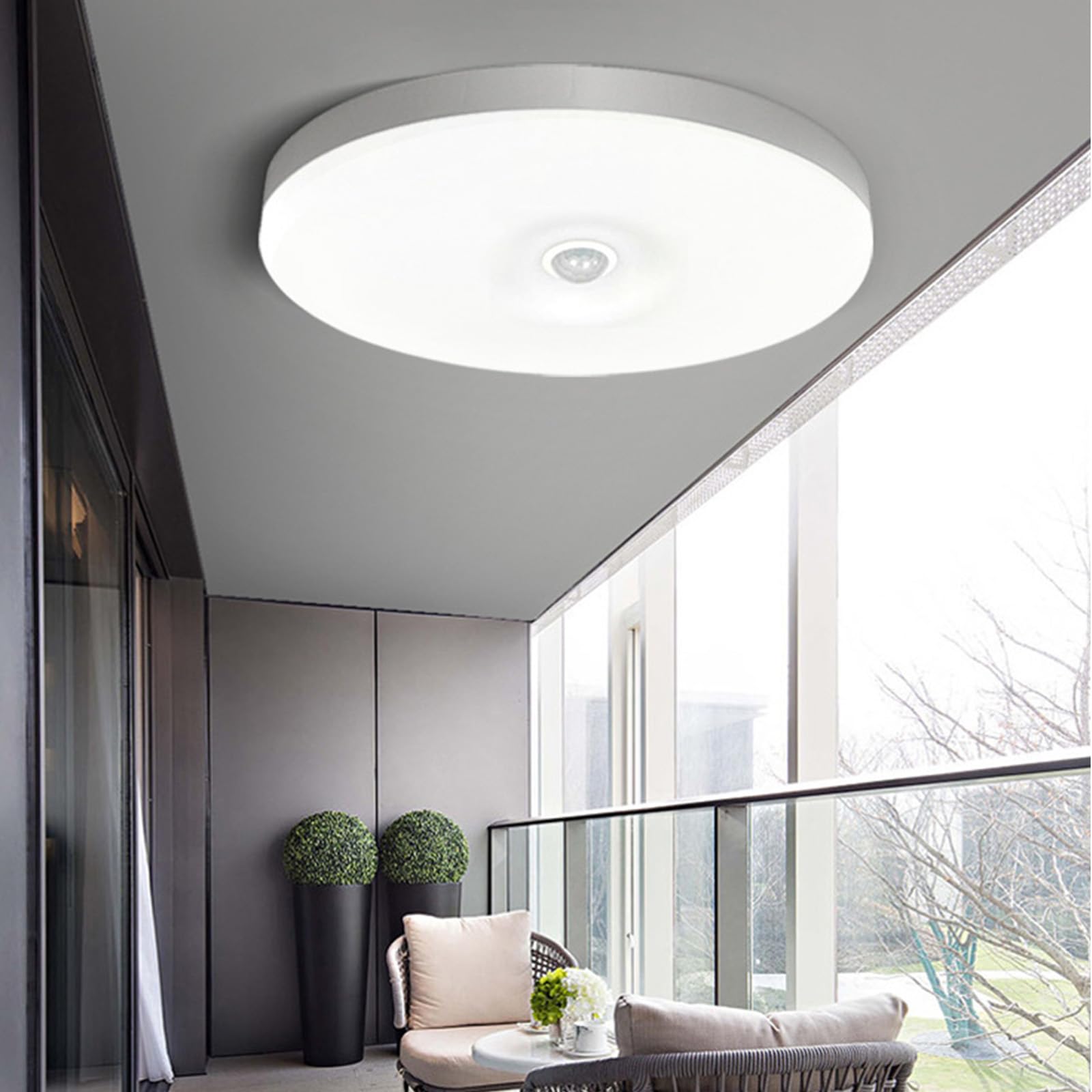 Plafonnier rond LED blanc pour ne plus chercher l'interrupteur dans le noir