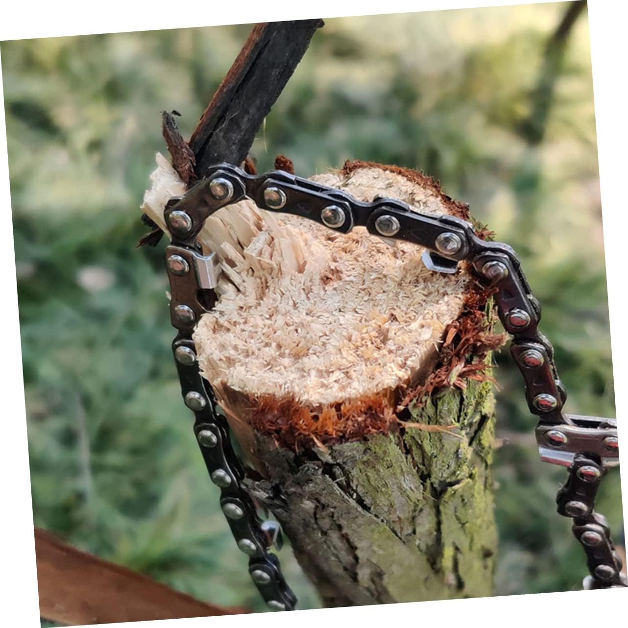Pocket Zipper Sawing Tool Survival Rope Saw for Camping Gear Sturdy Chain Lightweight Design Essential for Outdoor Adventure