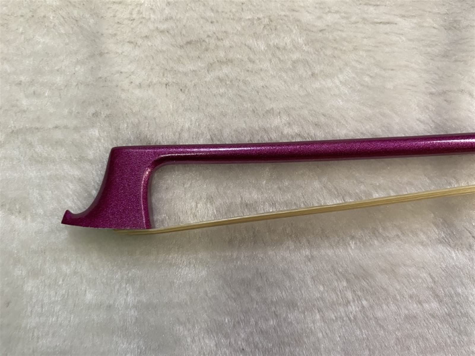 4/4 Größe Professioneller Rosa Puprle Carbonfaser Geige Bogen Atemberaubender Bogen Geigenbogenteile Ersatz Geigenbogen voller Größe