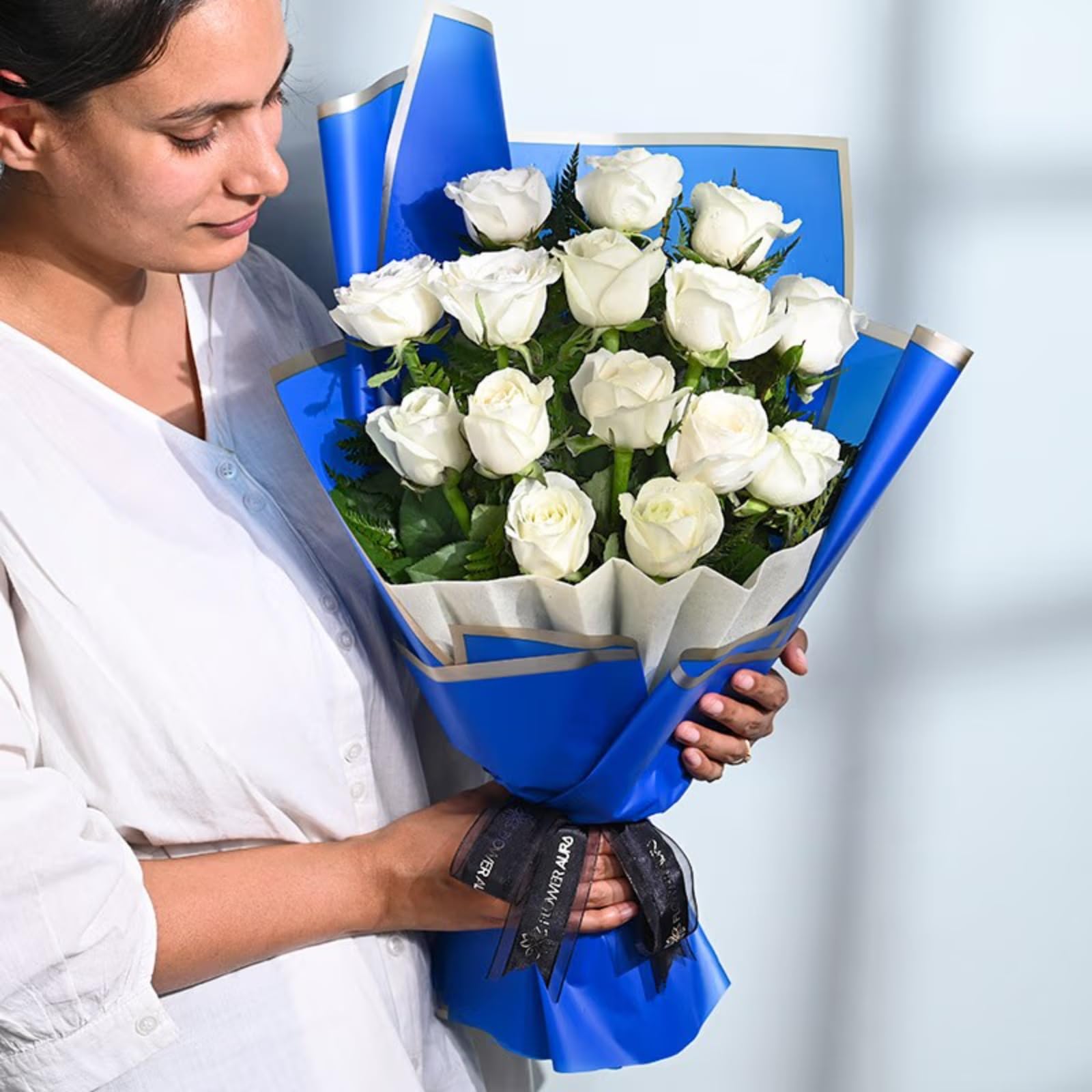 FlowerAura Fresh Live Flower Bouquet of 15 White Roses In Premium Paper For Birthday & Anniversary Gift, Wedding Gift, Mother's Day Gift, Love & Romance Gift, Father's Day Gift (Same Day Delivery)-image-12