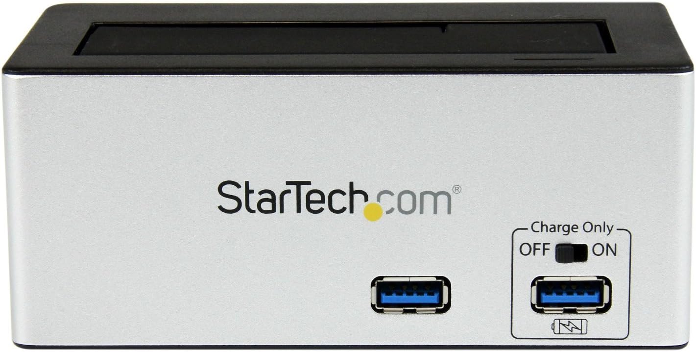 Aghaidh view of StarTech.com SDOCKU33HB with USB 3.0 ports and Fast Charge switch