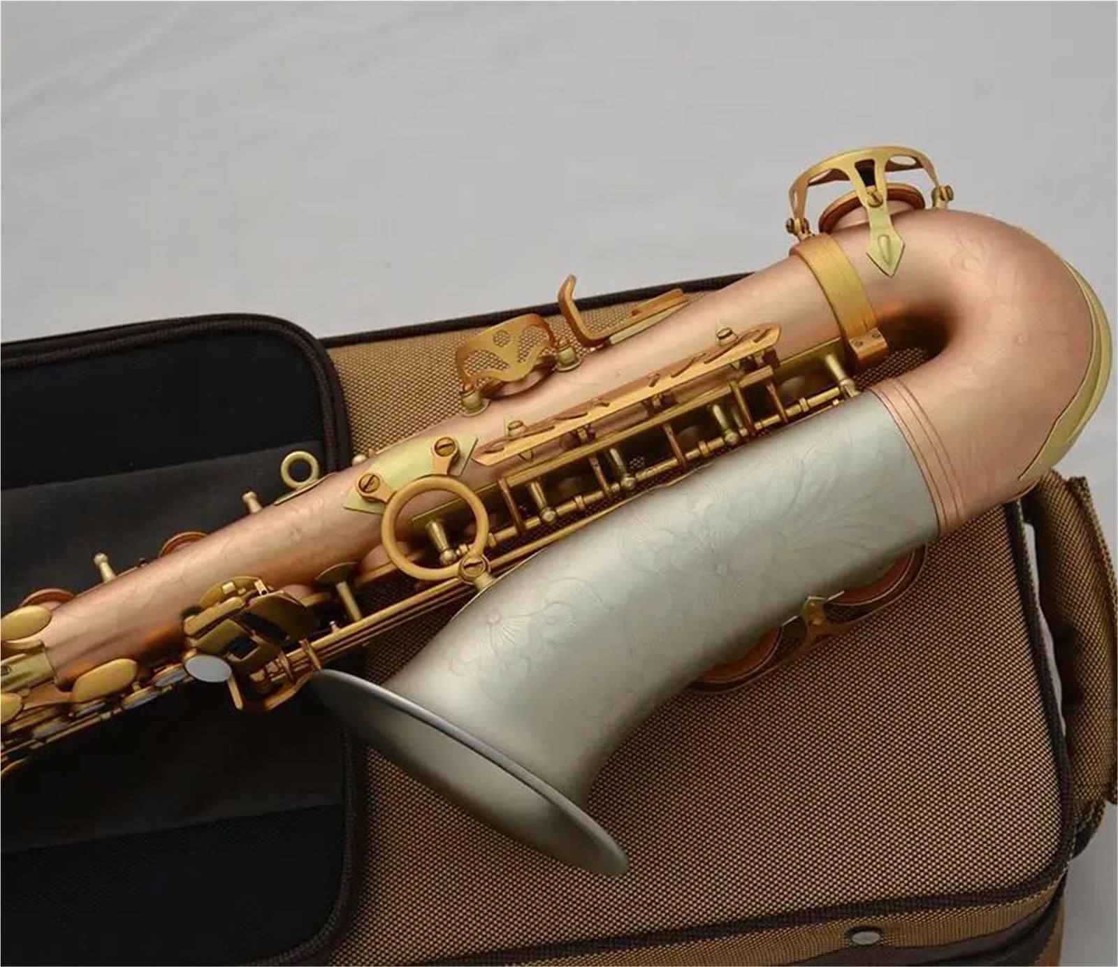 Saksofon Altowy Matte Rose Brass E Z Białym Dzwonkiem Mosiężnym Saksofon