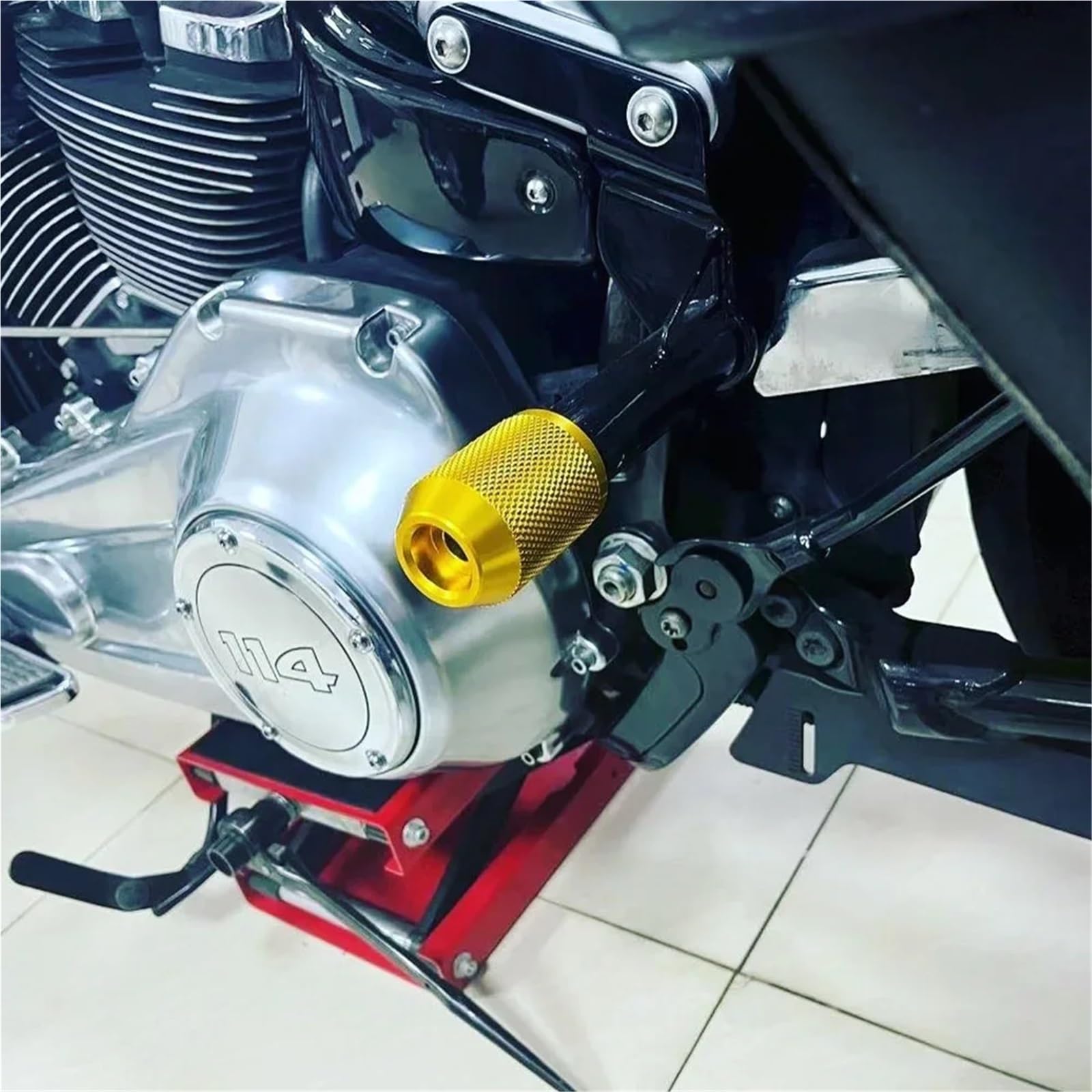 Blokowanie wlewu paliwa Uniwersalne suwaki osłony sakwy i pasujące do Harley M12 Korek wlewu paliwa do motocykla(Black A)