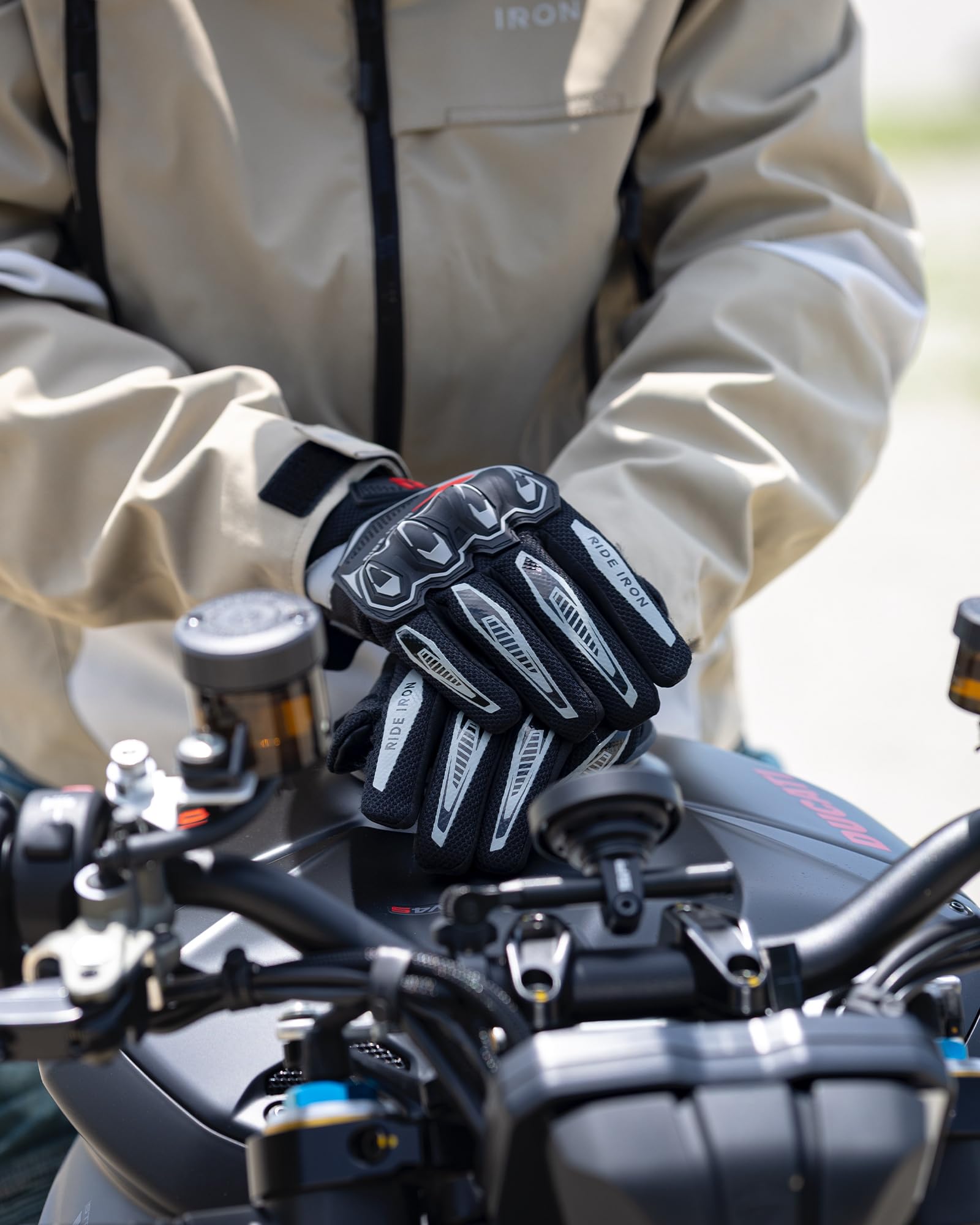 RIDEIRON Guanti moto estivi uomo donna, Traspiranti, Touch Screen, Protezione nocche, comodi guanti da mountain bike antiscivolo per corse fuoristrada