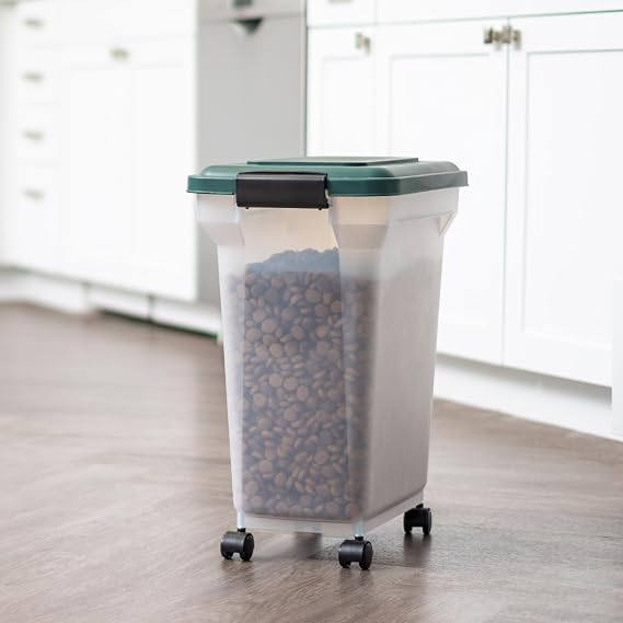IRIS USA Airtight Pet Food Container, Up to 22 lbs, Green