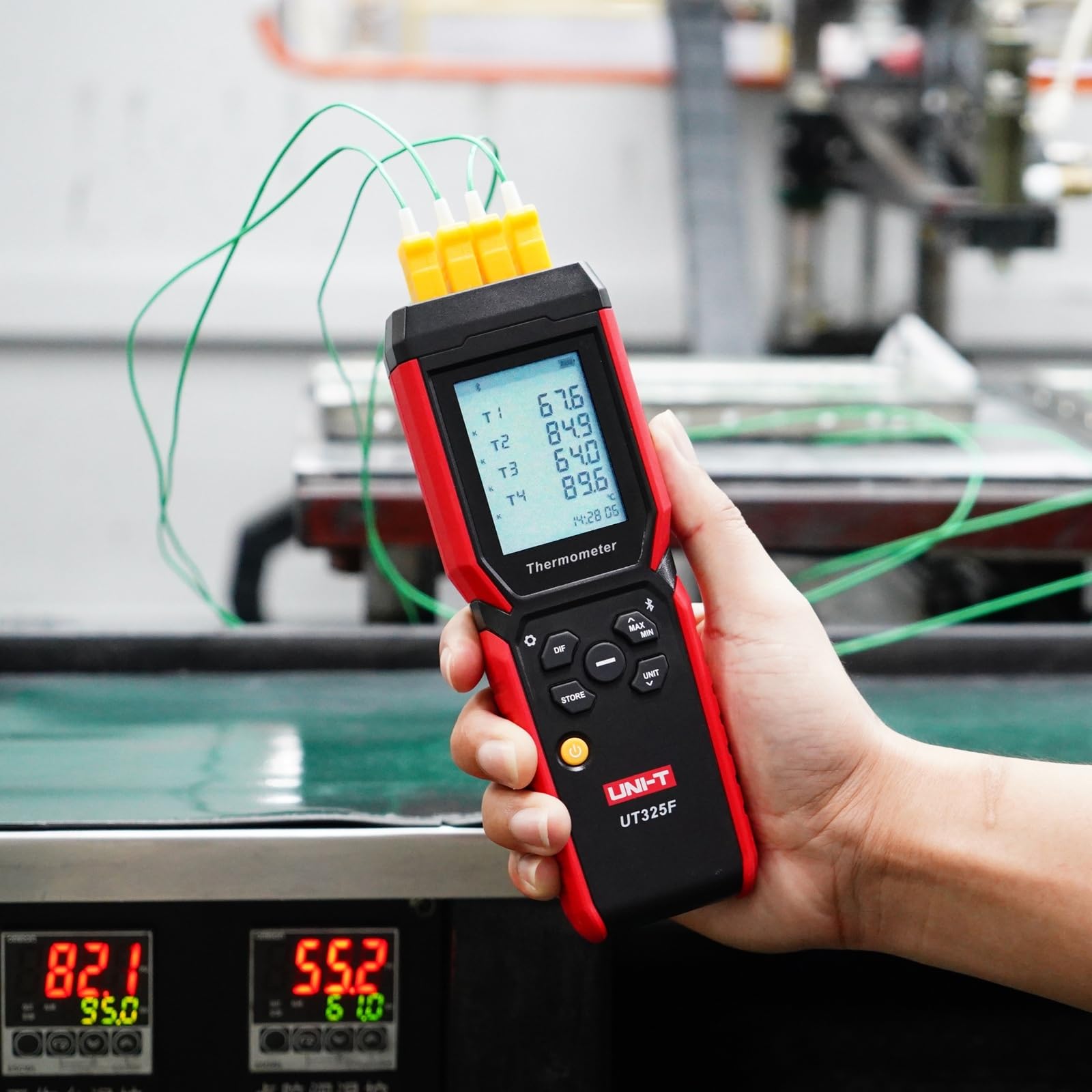 UNI-T UT325F Termometro Digitale 4 Canali Registratore di Temperatura J/T/E/R/S/N/K Tipo Termocoppia Misuratore di Temperatura Alta Precisione Bluetooth