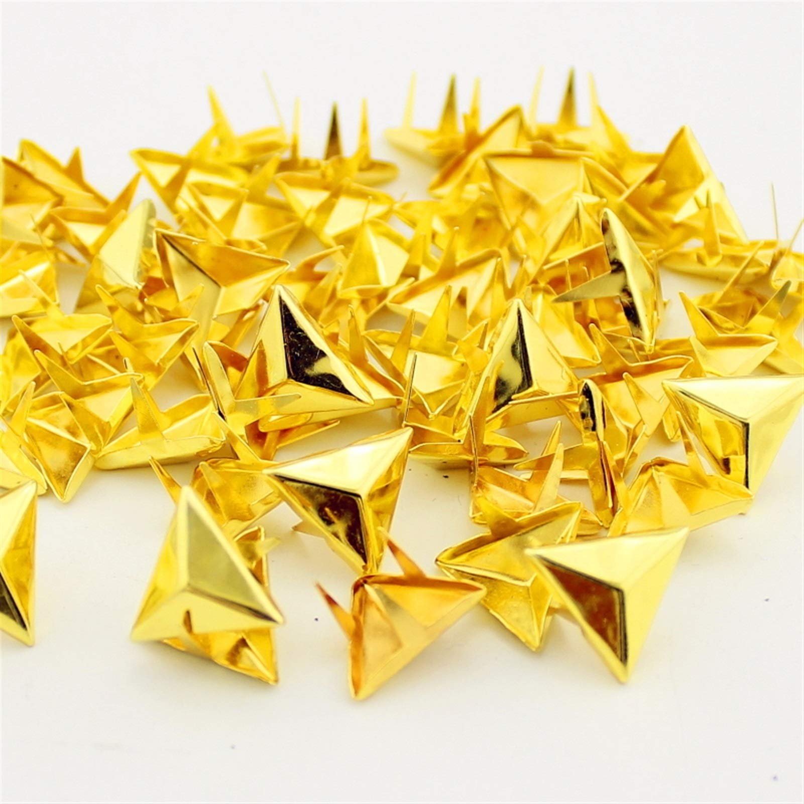 Bindschroeven verschillende kit, 100 stks 15mm Gold Driehoek Studs Punk Rock DIY Klinknagels Nagelkoppen Klinknagels Accessoires voor kleding Kledingstukken