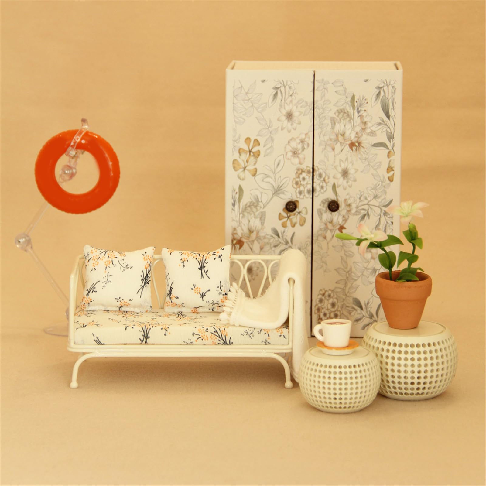 Set divani in miniatura 1/12 con tappeto con, White Set | Cuscino in tessuto con base in metallo per lo sviluppo ' immaginazione dei bambini con display del cuscino