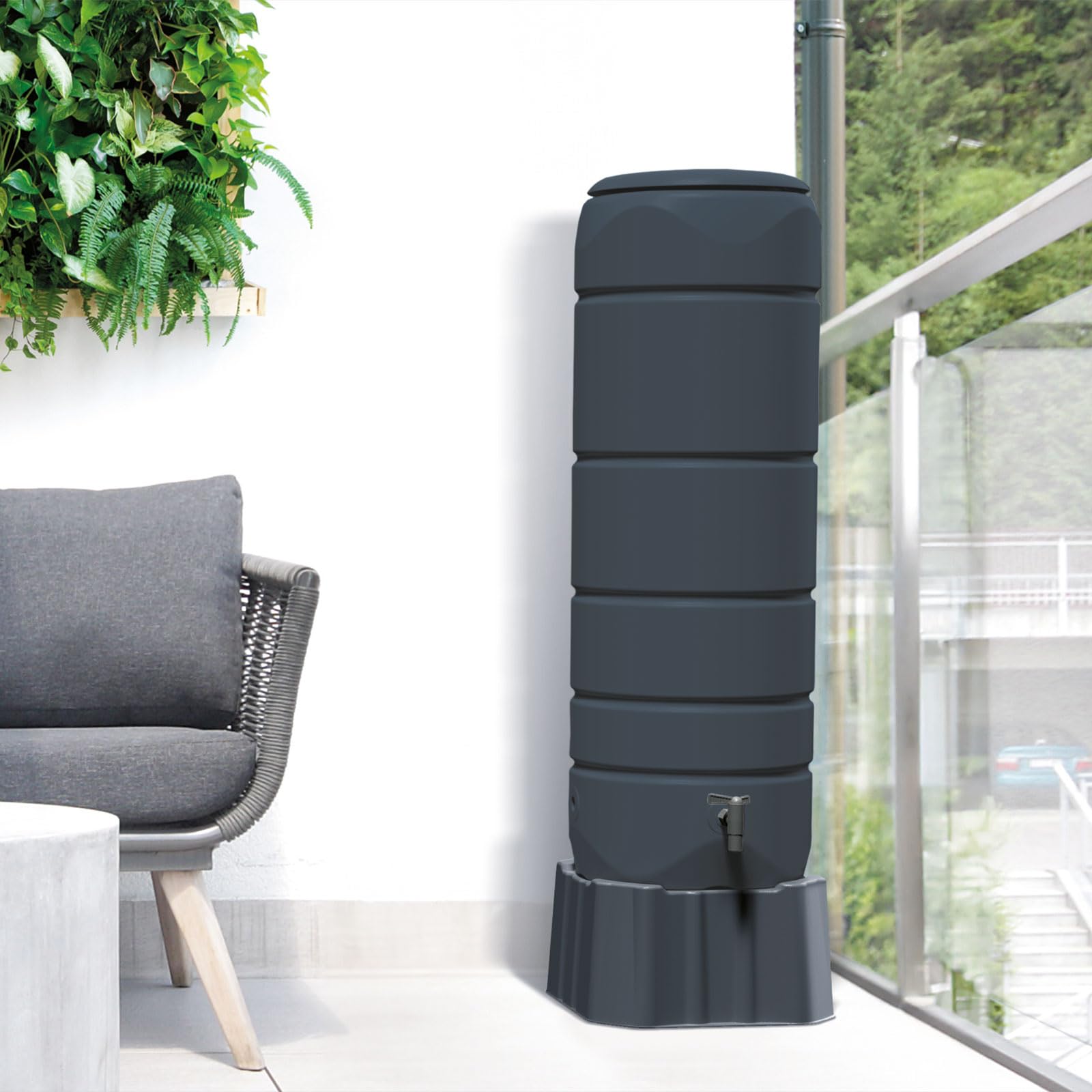 Regentonne rund Regenwassertank Standard rund Komplett-Set mit 110 Liter Volumen in der Farbe anthrazit ist aus UV- und witterungsbeständigem Material mit kindersicherem Deckel