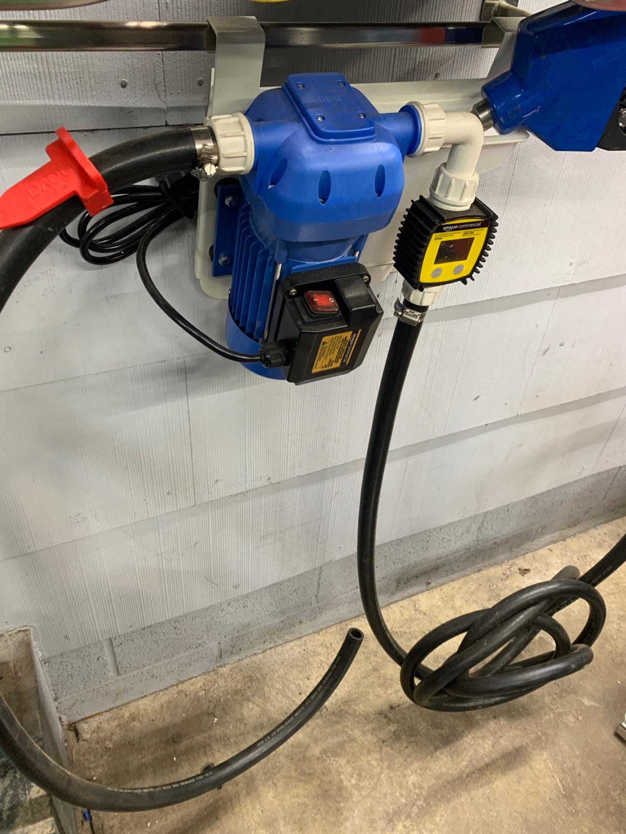 AmazonCommercial DEF Transfer Pump Kit 8GPM/30LPM 120VAC 300W 2.5A with ...