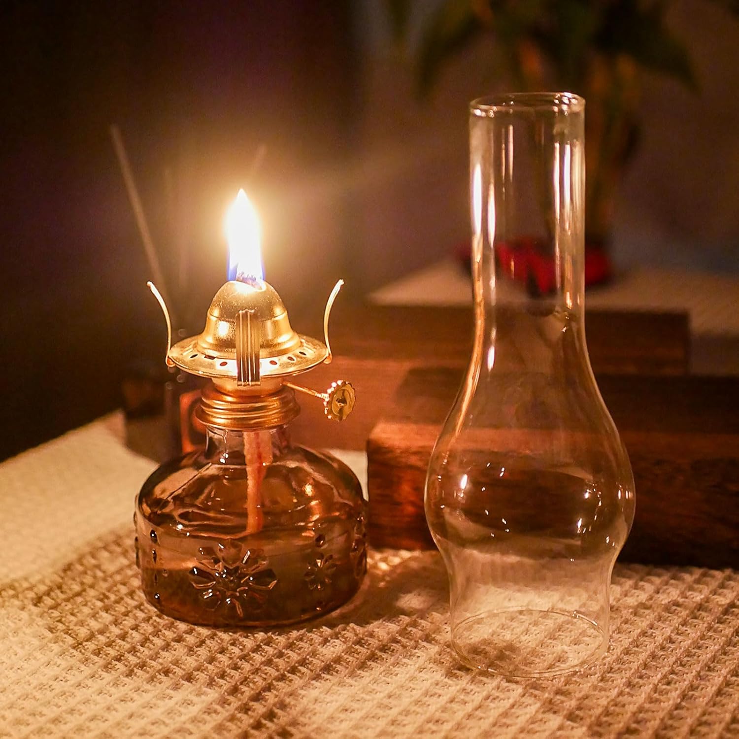 2 Pcs Chamber Oil Lamp Brown Vintage Glass Clear Kerosene Lamp Indoor Decorative Hurricane Lamp Oil Lamps for Indoor Use or Tabletop Decor and Emergency Lighting
