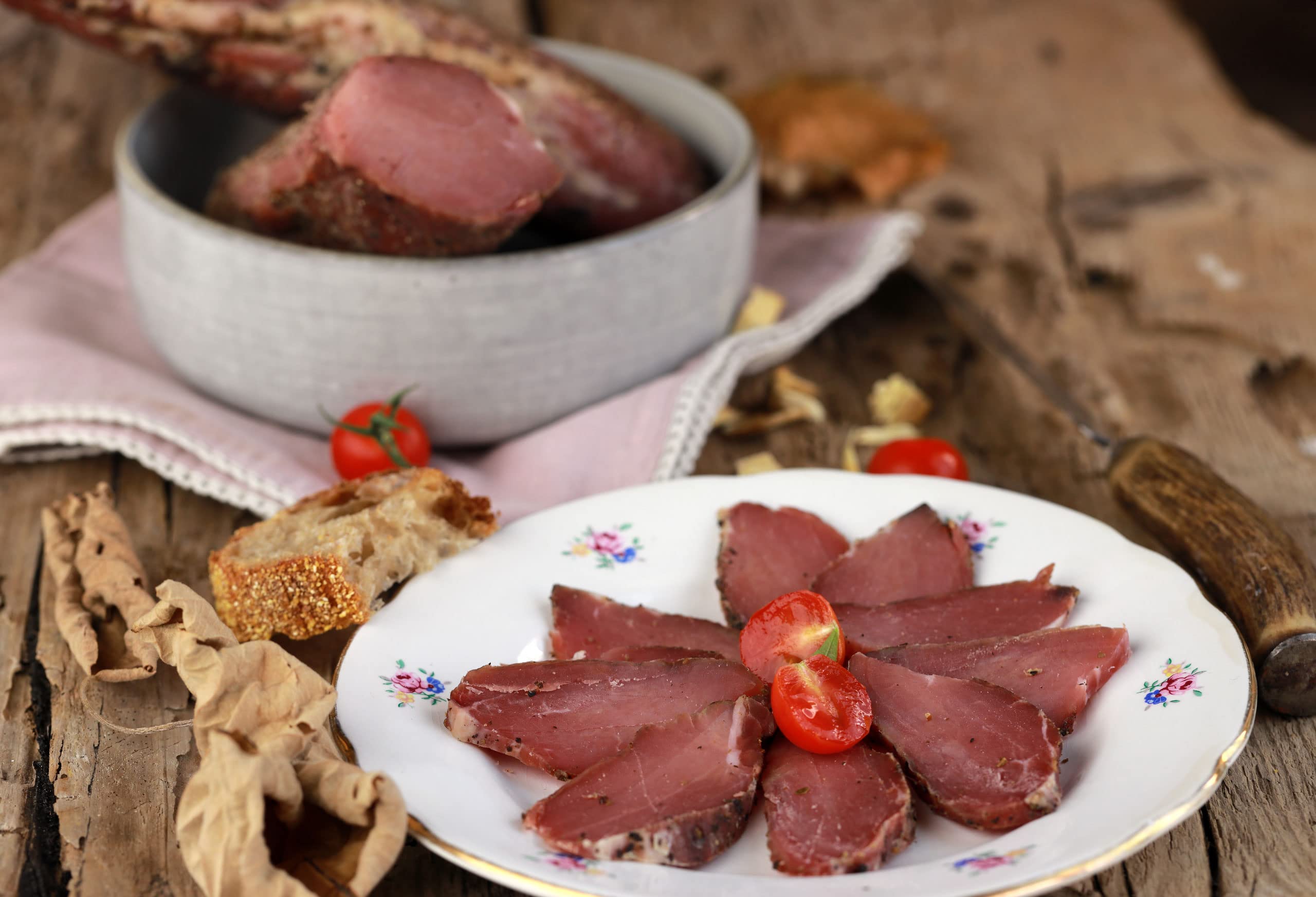 Filetto Affumicato | filettino intero sottovuoto da 0,35 kg | Salume artigianale Toscano affumicato al naturale in affumicatore | Salumificio Artigianale Gombitelli - Toscana
