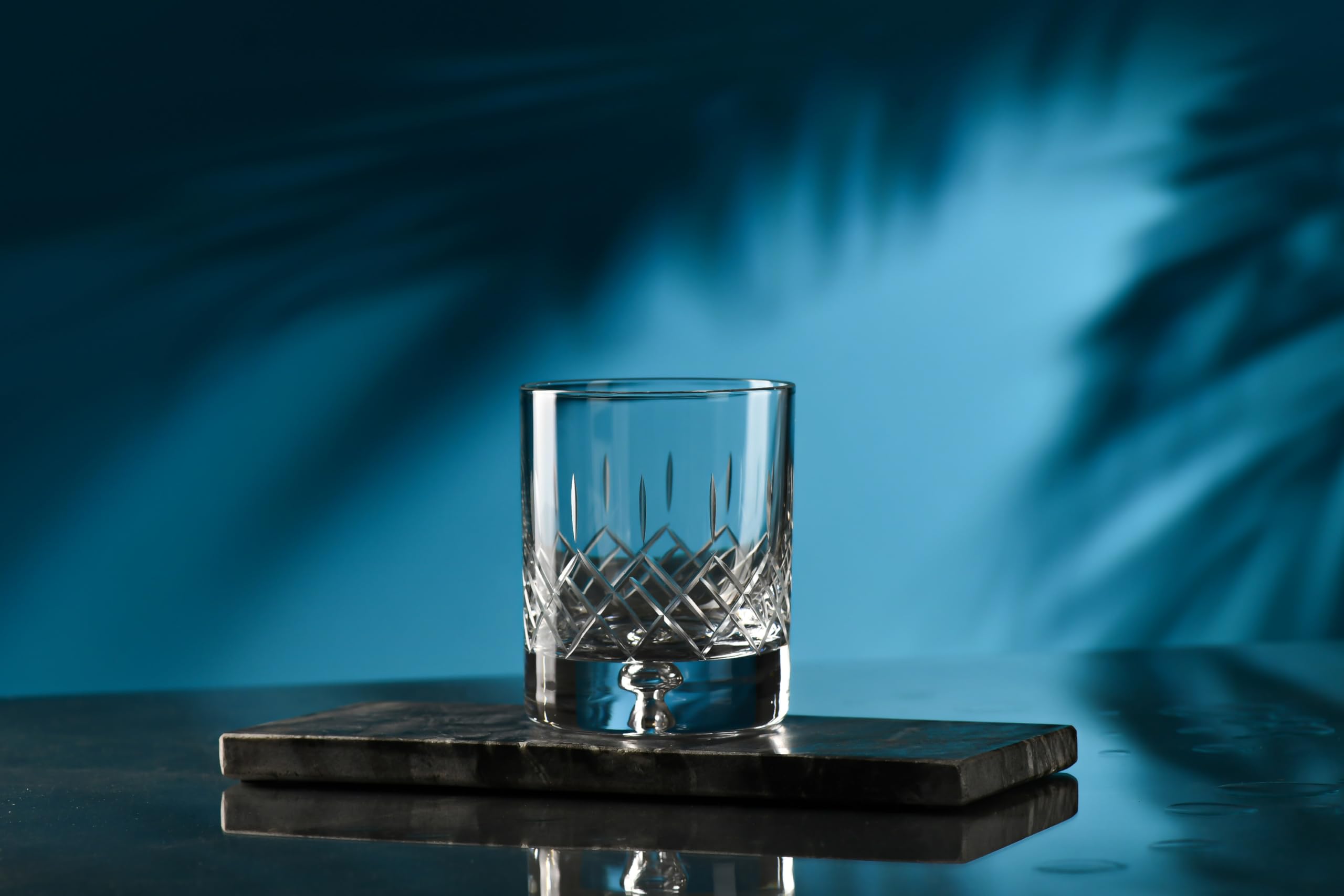 Krosno – Vasos para whisky, bourbon y escocés de 250 ml – Juego de 4 piezas – Colección Saga – Cristal tallado – Hechos a mano – Ideal como regalo