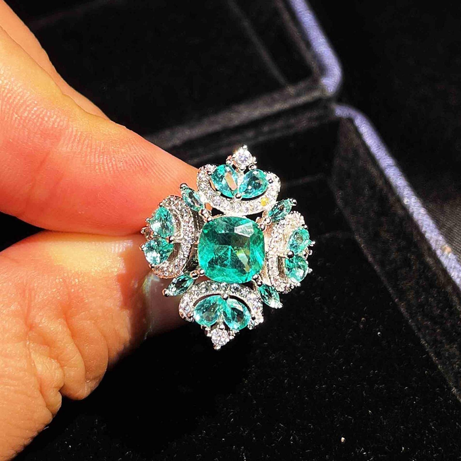 Anello Ovale Pietra Naturale Tormalina Paraiba E Cubic Zirconia Bianchi Trapezio In Argento 925 Galvanica Rodio