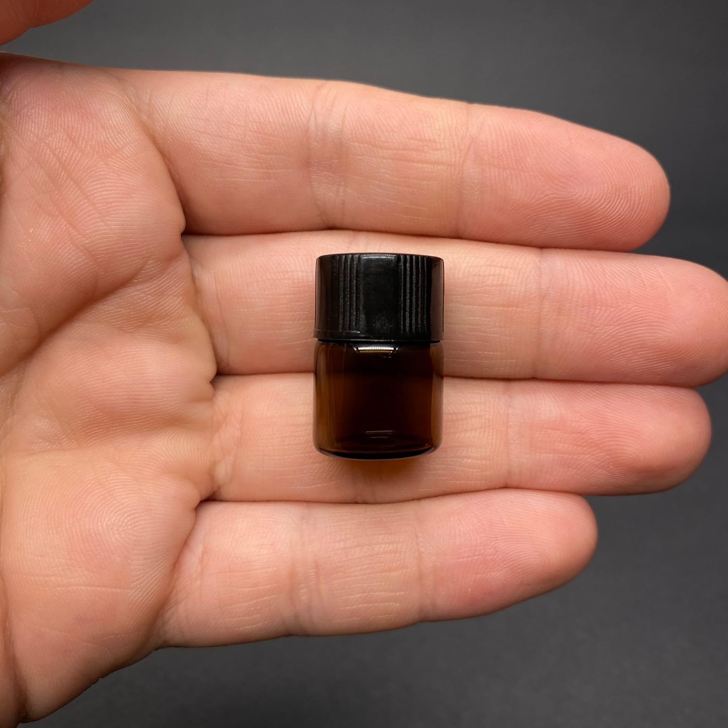 1 ml Siyah Kapaklı Kahverengi Cam Şişe, 1 cc Kapaklı Cam Şişe x 24 Adet