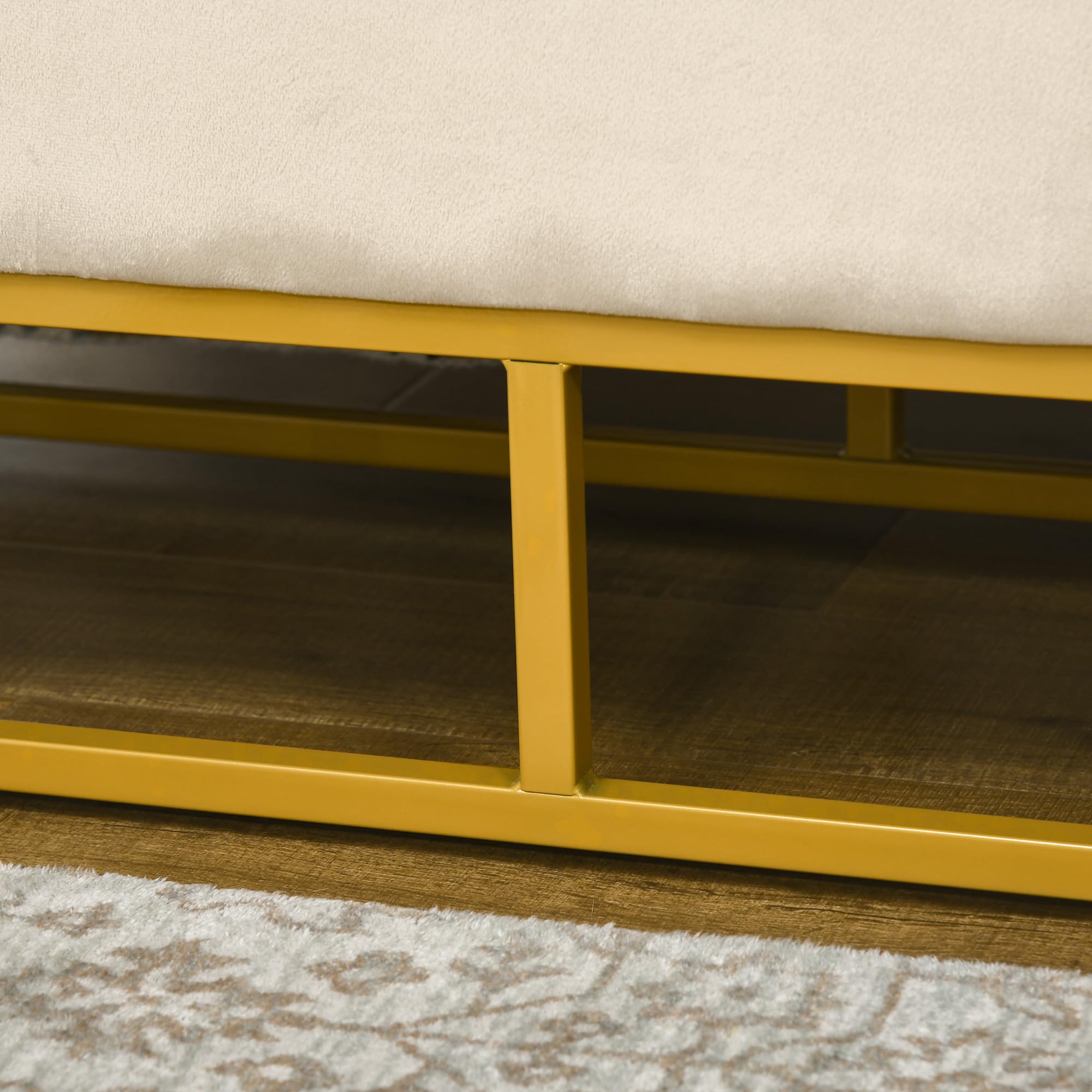 HOMCOM Sitzbank mit Stauraum Klappdeckel Sitztruhe Beige 110 x 44 x 49 cm | Gepolstert, Samtoptik, Polsterbank, Bettbank, Truhenbank mit Stahlbeine, Für Wohnzimmer, Schlafzimmer