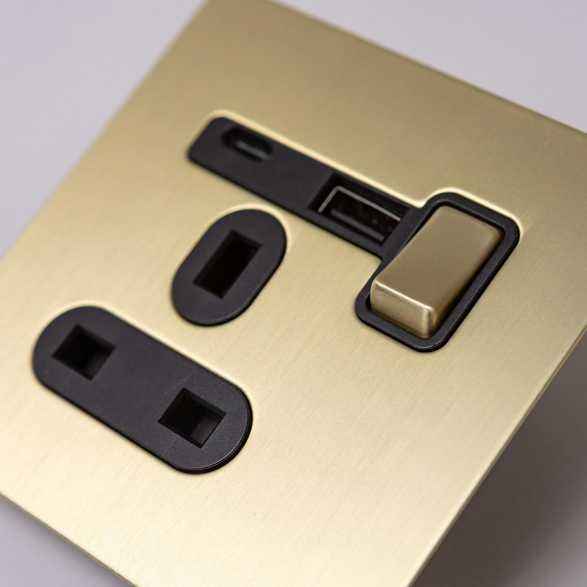 Satin Brass Straight Knurled Switches and Sockets (Single 13A socket with USB A & C) โ image 1