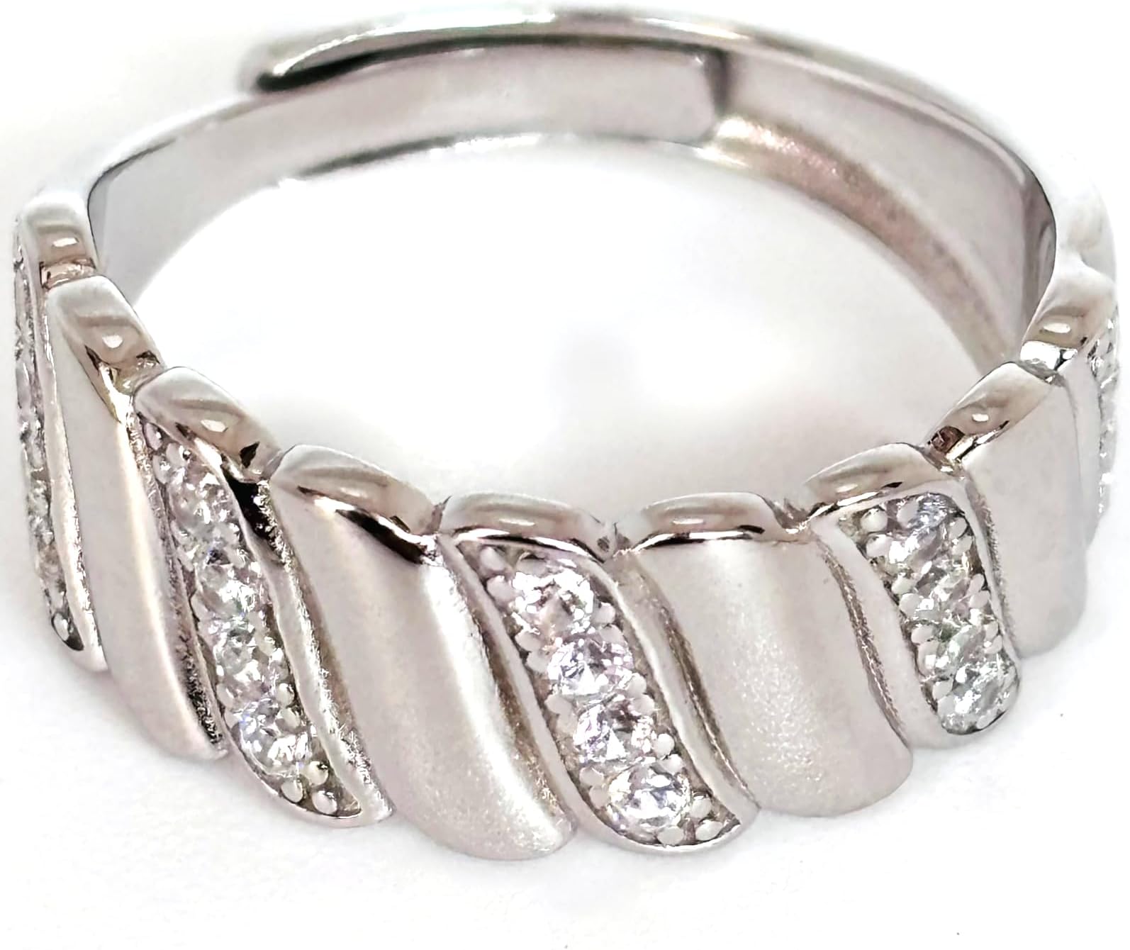 Silver Studio Luna 925 Sterling Silver Ring for Women, size 16