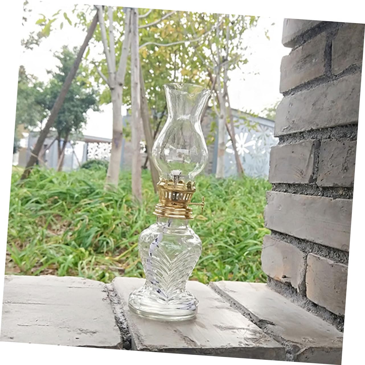 2pcs Vintage Kerosene Oil Lanterns Emergency Lighting Indoor Outdoor Use Sturdy Glass Material Retro Style Easy to Install