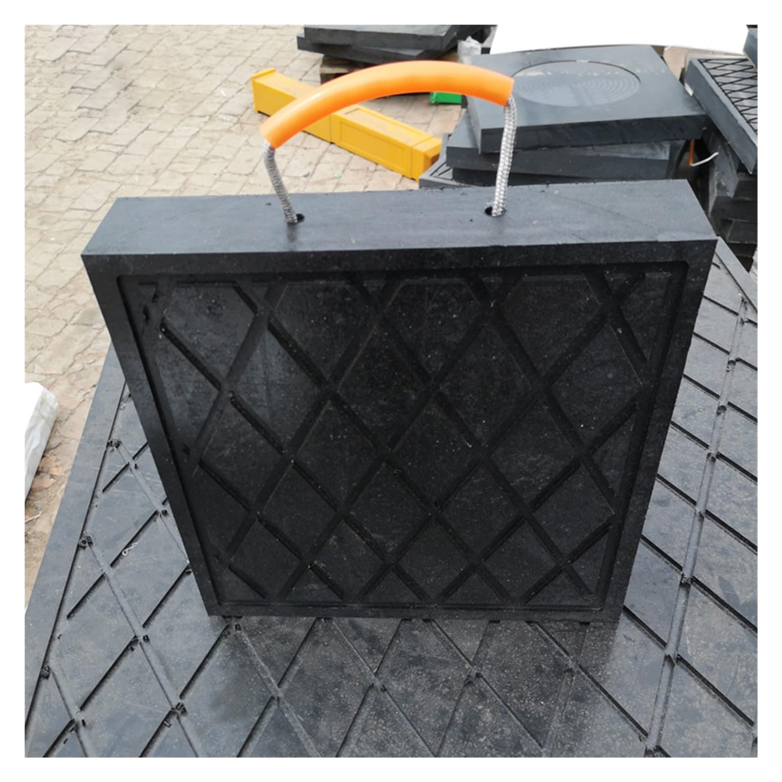 Generico Tappetino di Supporto per stabilizzatori di Gru 12x12, Tappetino in plastica Resistente per cavalletti, Tappetino stabilizzante per Cantieri edili e Manutenzione di Linee elettriche, 1 confe