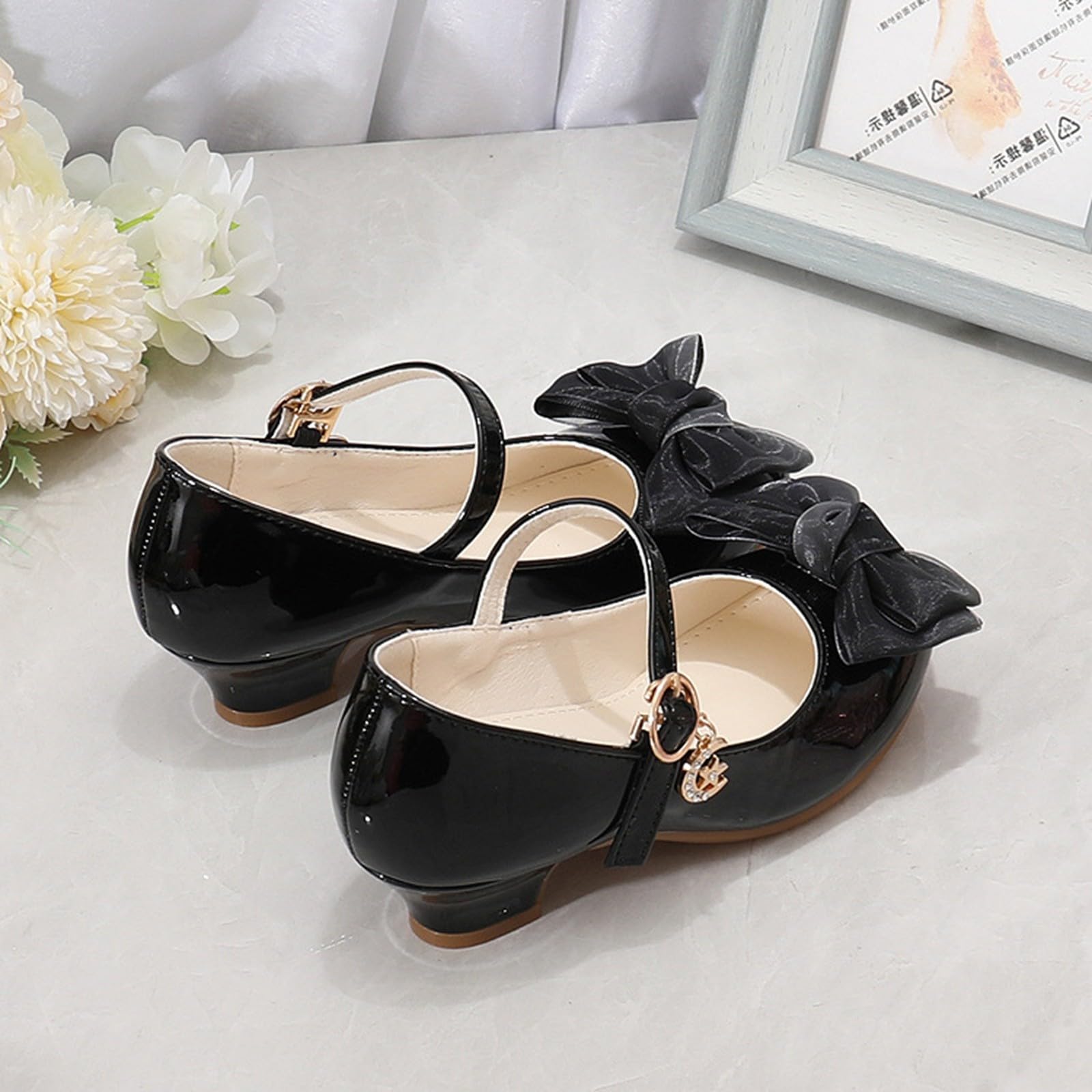 Chaussures De Princesse Enfant Fille Cuir Chic a la Mode Chaussure De Cérémonie Fille Mariage Soirée Bal Brillante Confort Semelle Plate Antidérapant Souples Légères