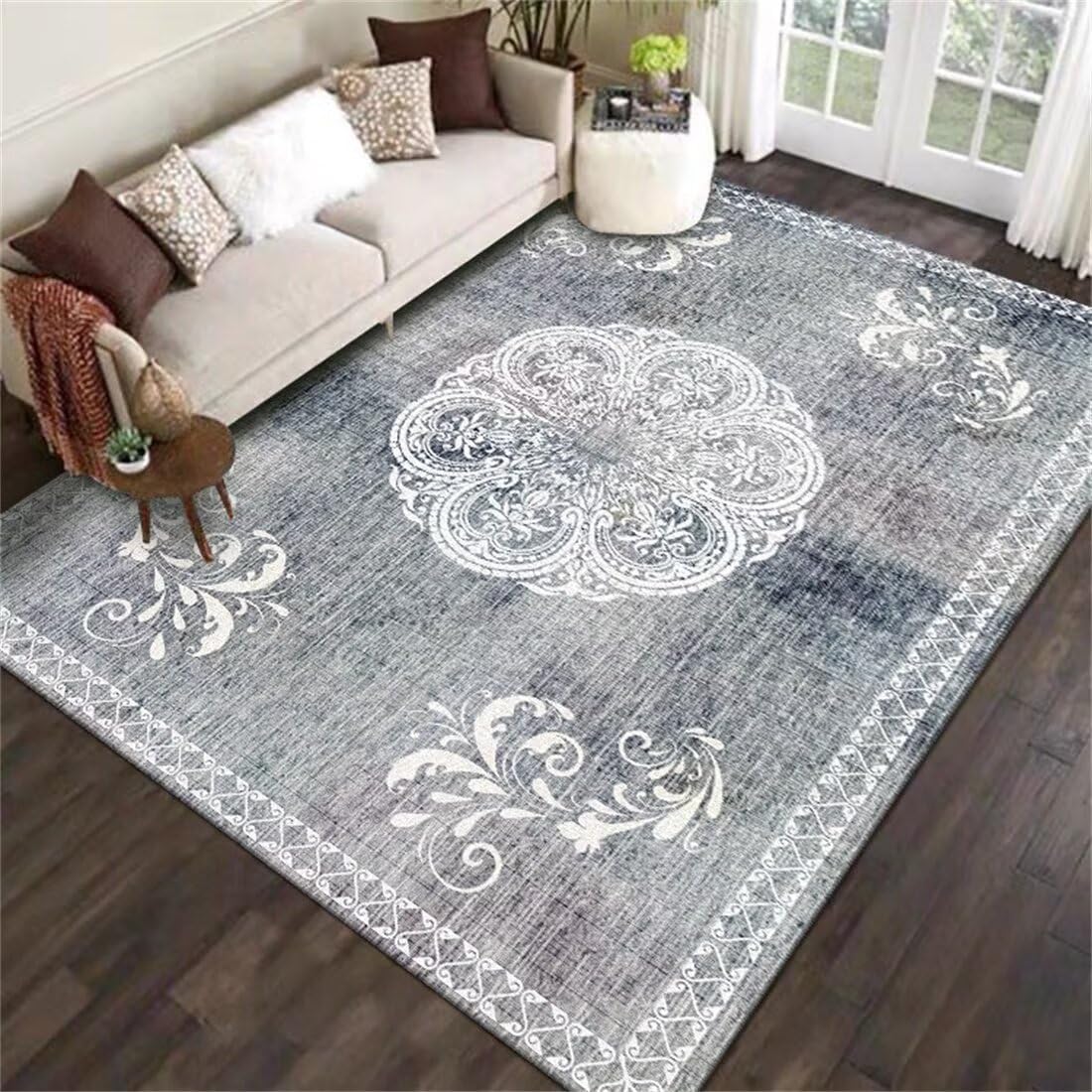 Tapis de salon fleurs bleu pour créer une ambiance cosy dans une chambre adulte