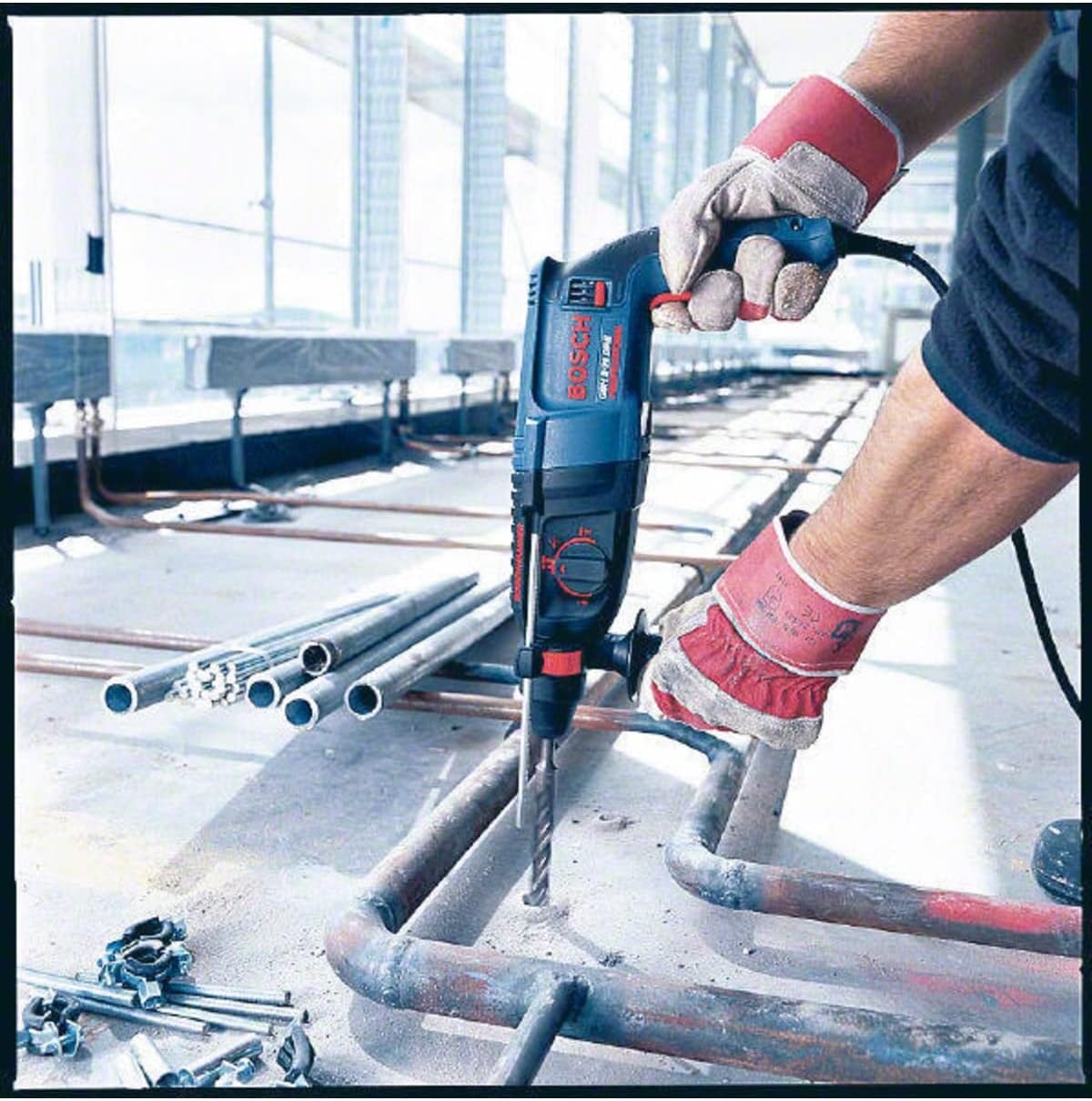 Bosch GBH 2-26 DRE Professional Rotary Hammer with SDS-plus The Fast All - Rounder For Daily Use Easy Grip 800W (220v Corded Europe type C plug)