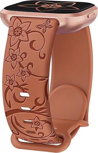 W-RARA Correa de reloj con grabado floral compatible con Fitbit Versa, correa de repuesto de silicona suave con diseño de mariposas y flores
