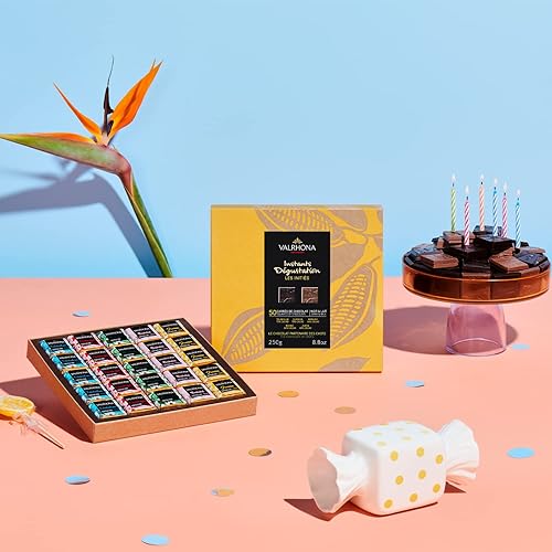 Miniatura 2 de Valrhona Caja de regalo de chocolate surtido gourmet, 50 cuadrados de chocolate francés oscuro y con leche - Tulakalum 75%, Guanaja 70%, Manjari