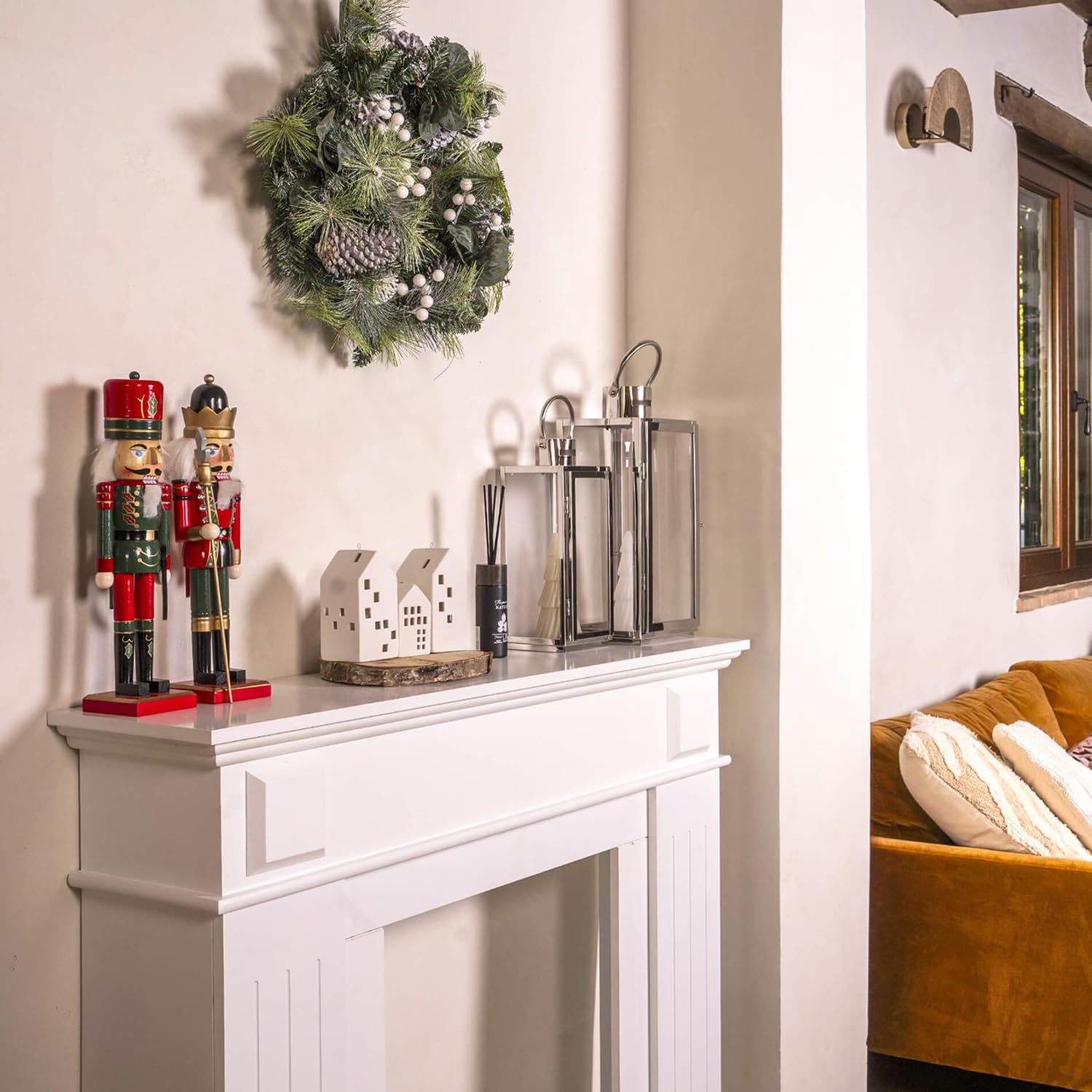 Rebecca Mobili Cornice decorativa caminetto, decorazione camino bianca, di legno, stile tradizionale, per soggiorno - Misure 100 x 109 x 26 cm (HxLxP) - RE4800