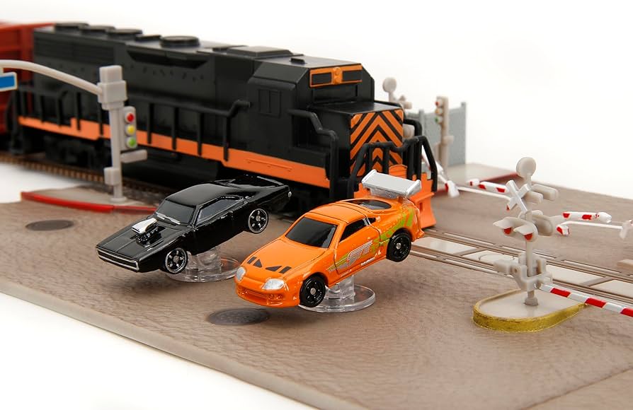 Amazon.com: Fast & Furious Final Race Train Nano Scene & 2 1.65