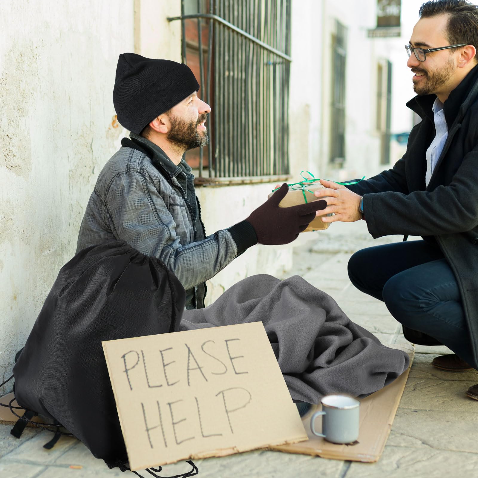 Suhine 72-teiliges Homeless Care Survival Kit - Warme Decke, Mützen, Schals, Kordelzugbeutel, Handschuhe und Socken - Mehrfarbig, Unisex - Obdachlosen-Kit
