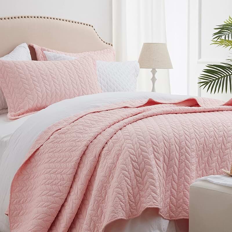 Pink Quilts & Sets / Bedding Home & Kitchen