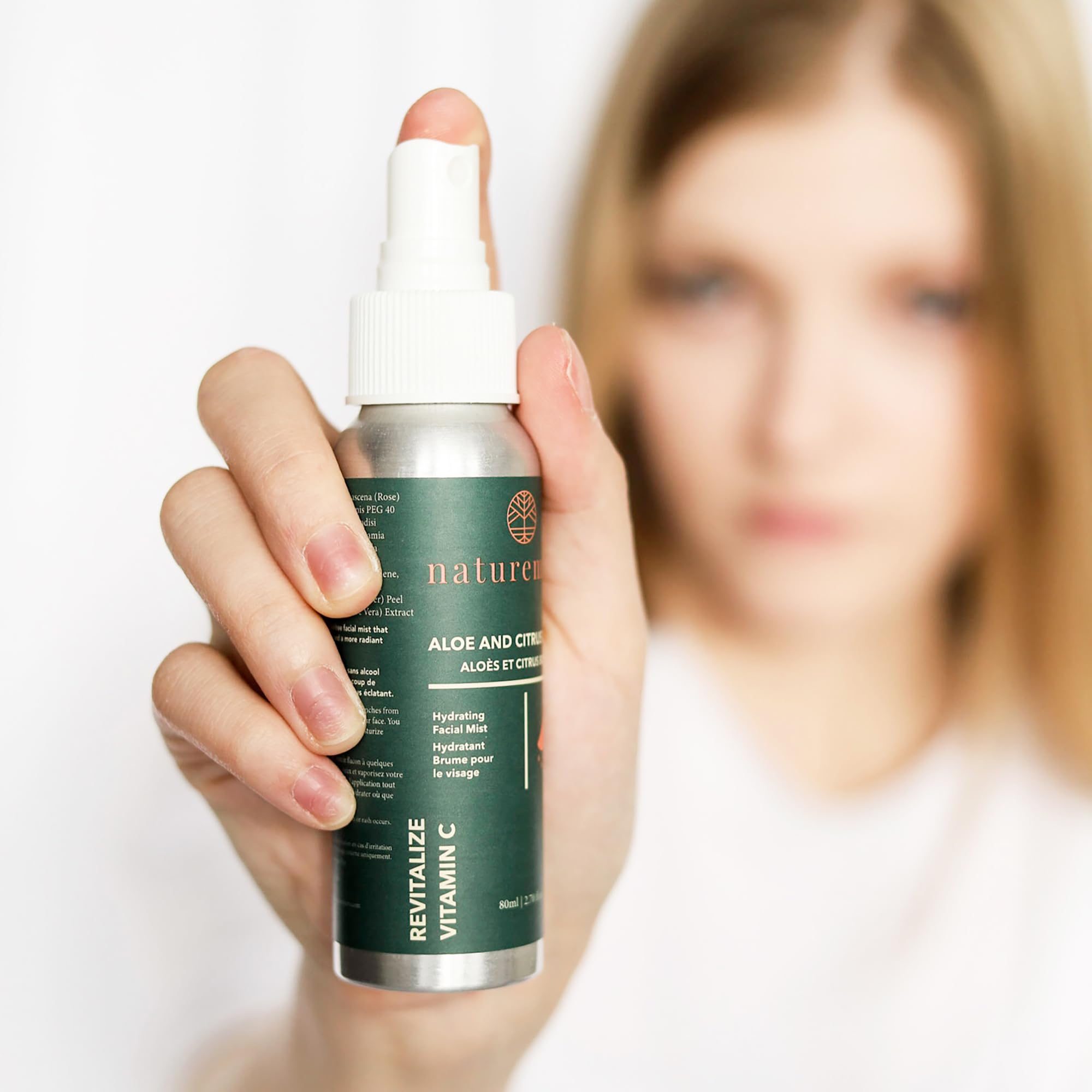 Vitamin C Viso Mist - Idratazione Viso Spray - Vitamin B, Folic Acid, and Botanical Extracts Shrink Pores - Aloe and Citrus Boost - 80 ml