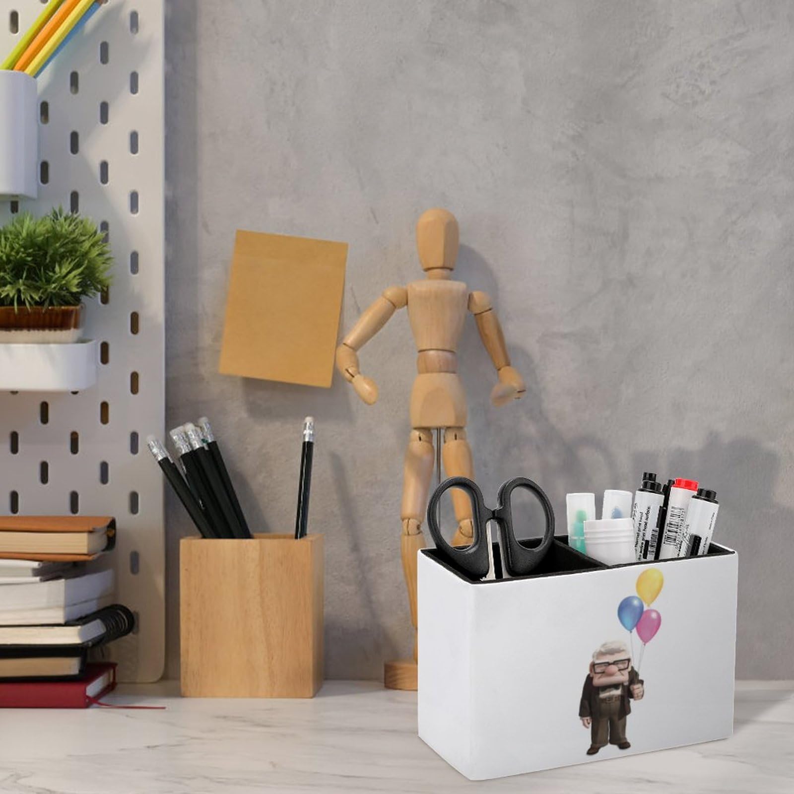 Amazon.co.jp: ペン立て カールじいさんの空飛ぶ家 ペンスタンド