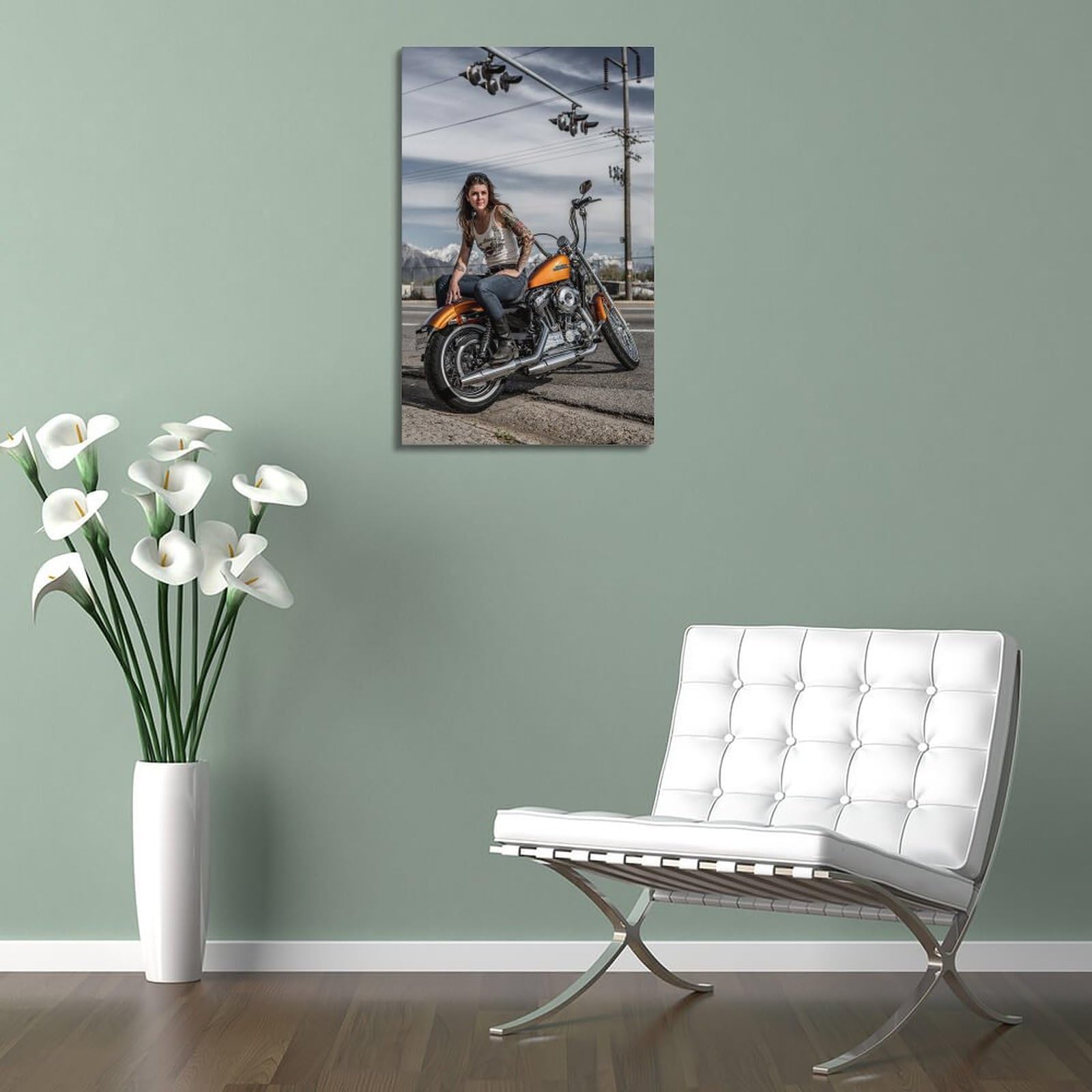 Quadro su tela - Stampe su Tela - Una motocicletta moderna in un interno industriale - 80x120cm - Prima che