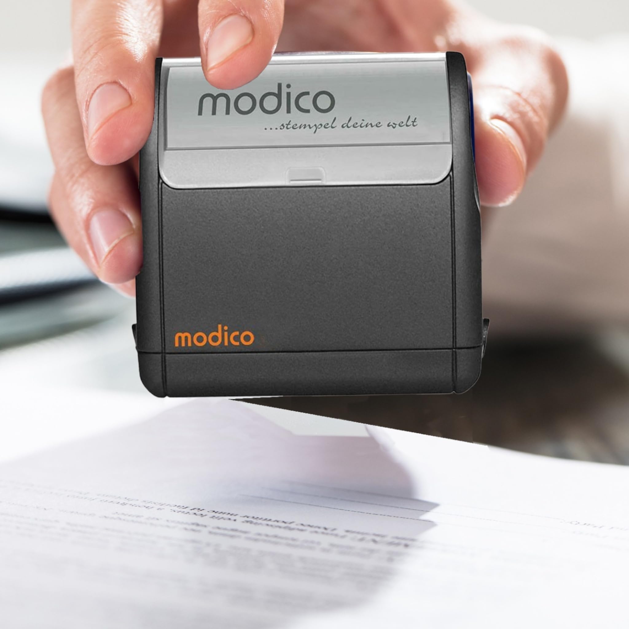 Modico Timbro Personalizzato 5 Righe max. Preinchiostrante - Impronta 20x57 mm, Inchiostro Vari Colori, (Montatura Blu)