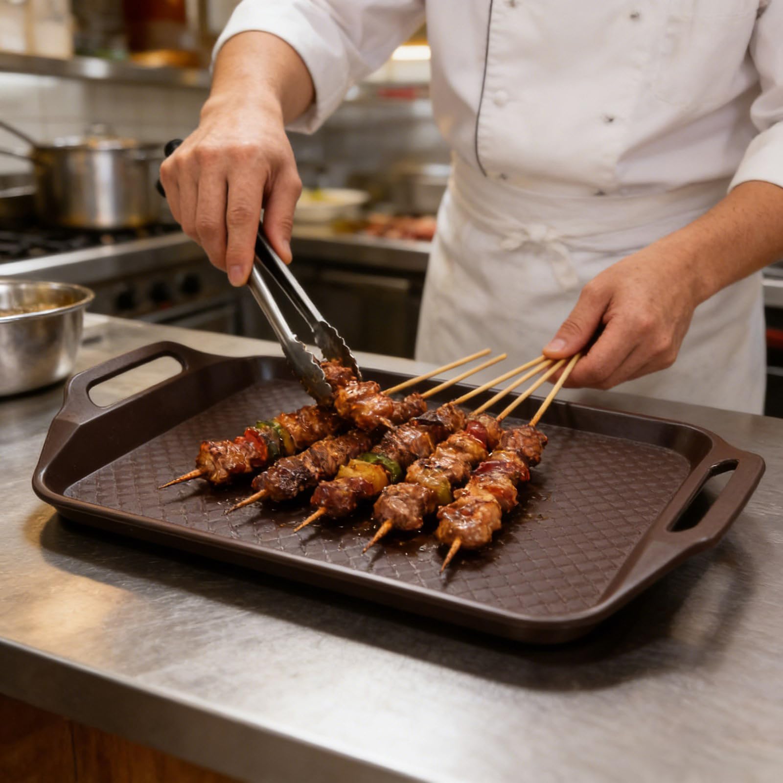 Confezione da 4 vassoi da portata in melamina progettati per la preparazione degli alimenti con antiscivolo per riunioni all'aperto