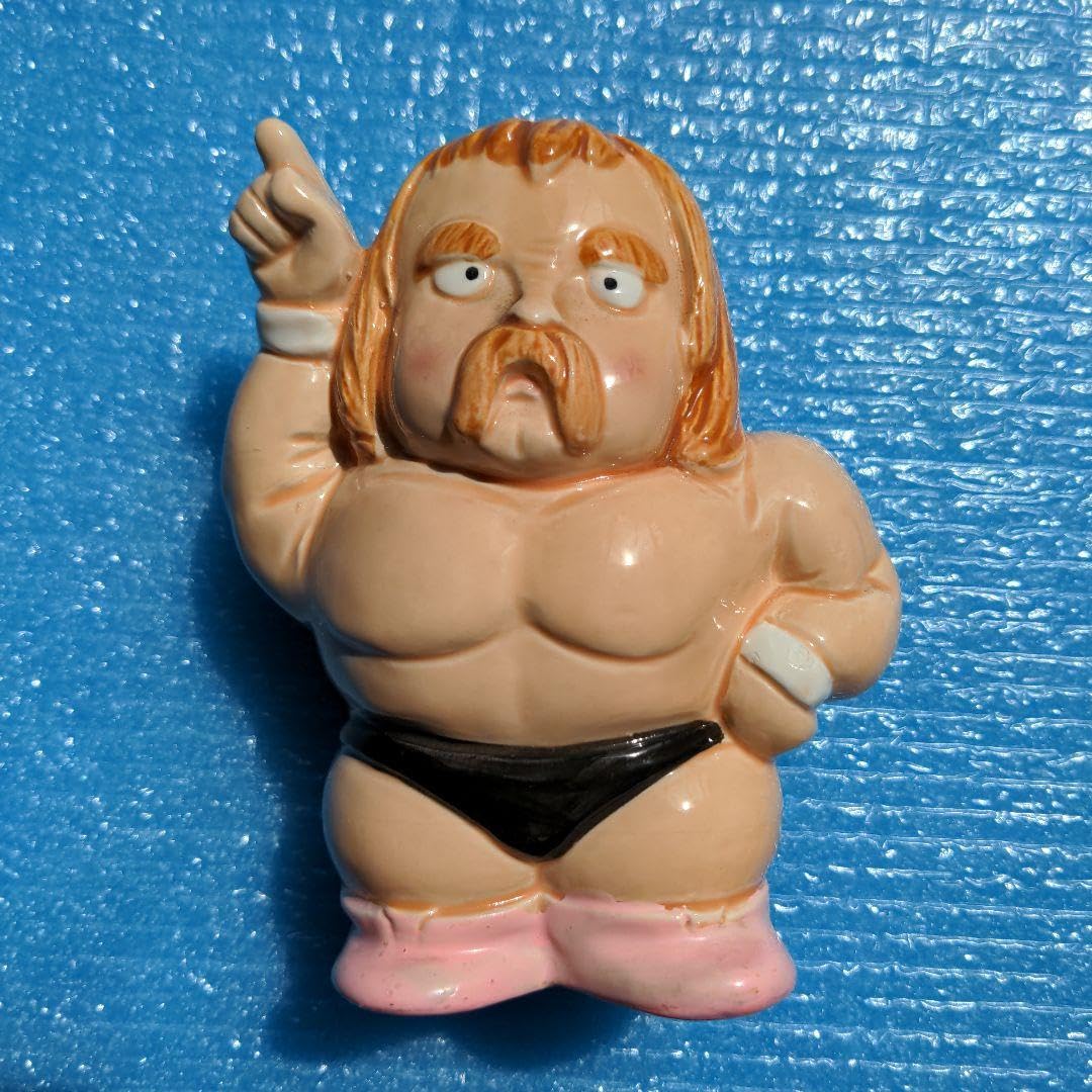 Amazon.co.jp: ハルク ホーガン風 貯金箱 : おもちゃ