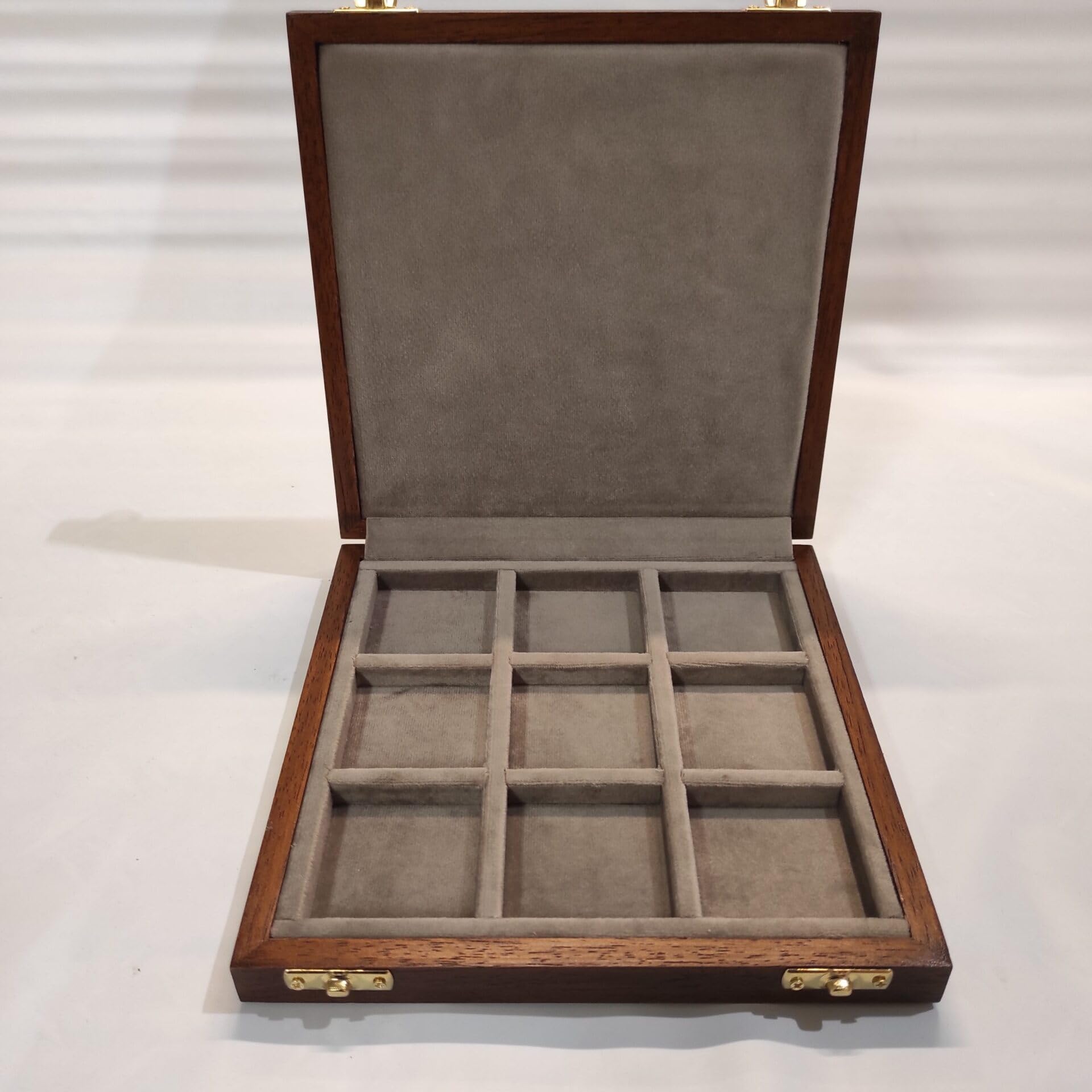 Caja para Monedas y medallas Papa Benedicto XVI, 9 Compartimentos, Madera Maciza Artesanal, Terciopelo Italiano, numerada con Certificado, coleccionistas
