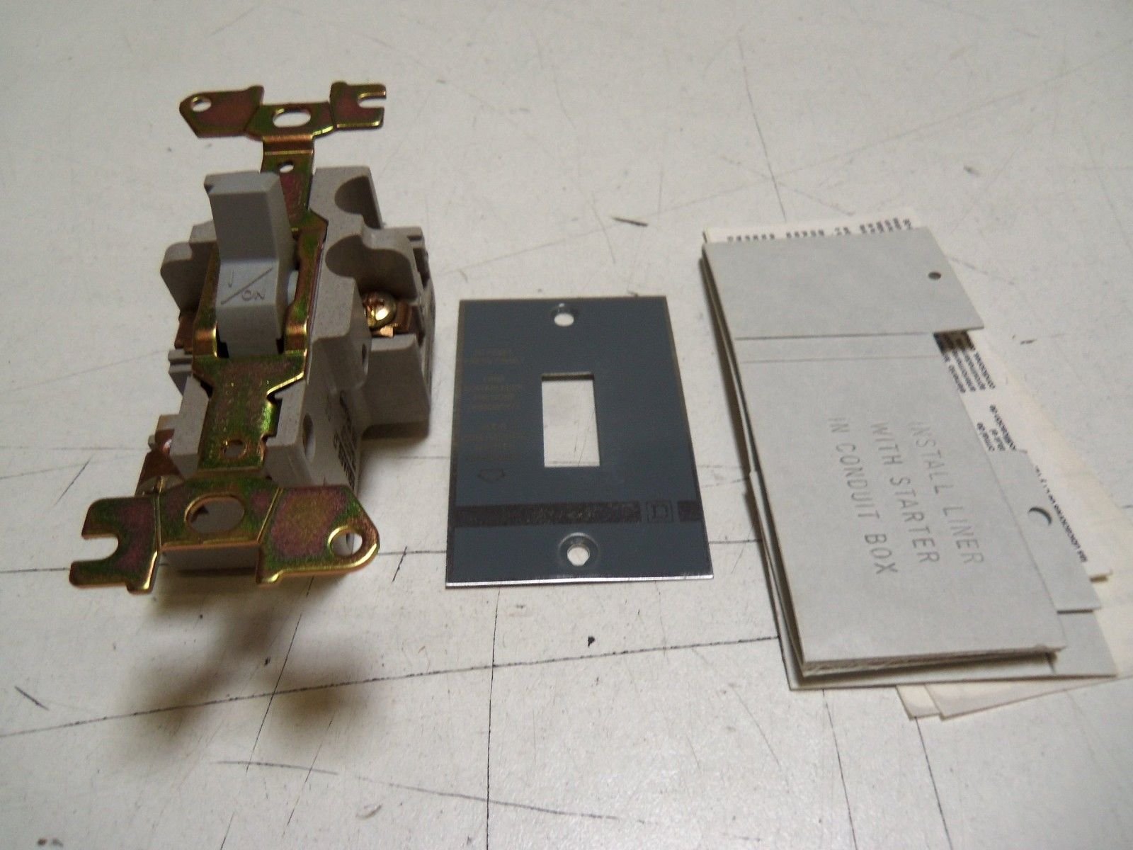 Démarreur Manuel Square D 2510 F01 - Type Ouvert, Neuf Sous Emballage