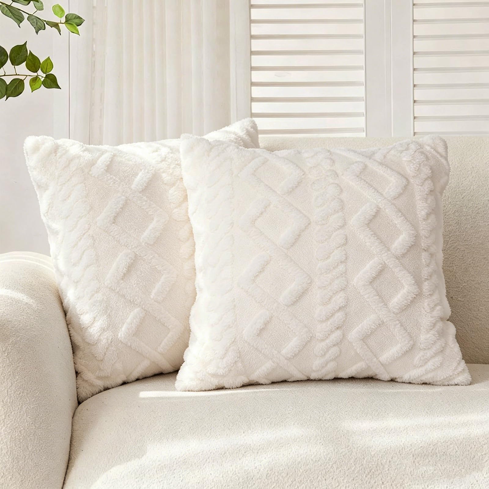 Simpeak 2pcs 45 x 45 cm Cream Cushion Covers Set, Fluffy Suede Cushion Covers with Invisible Zipper, Soft and Durable for Bedroom and Sofa, Decorative Pillowcase, White
