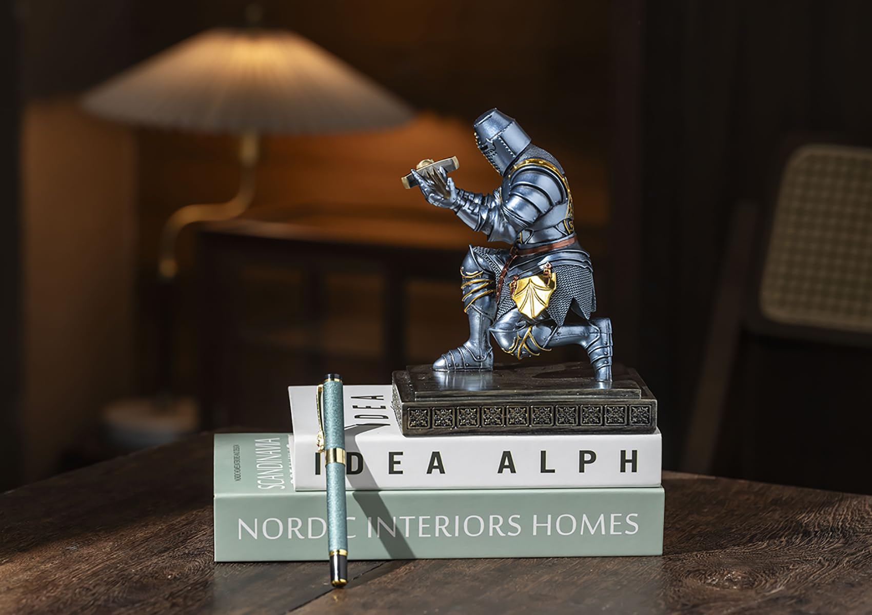 Templar Vanguard Soldato portapenne, portapenne, organizer da scrivania e accessori come regalo per gli appassionati di guerrieri medievali (blu)