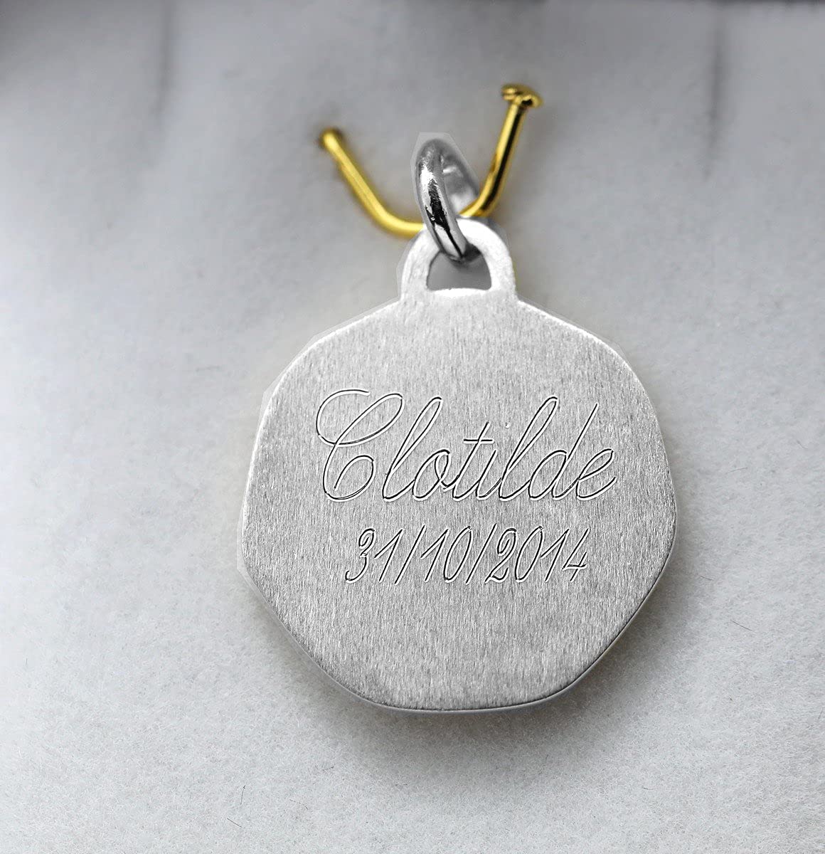 Médaille ronde ange et chaine 45cm | pendentif Personnalisable | argent massif 925 | collier baptême ou naissance avec gravure prénom enfant et date