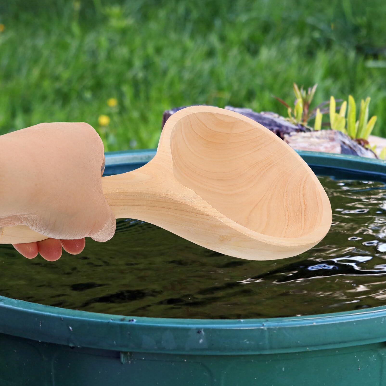 Louche à Eau Cuisine en Bois de Cèdre, Design Unique